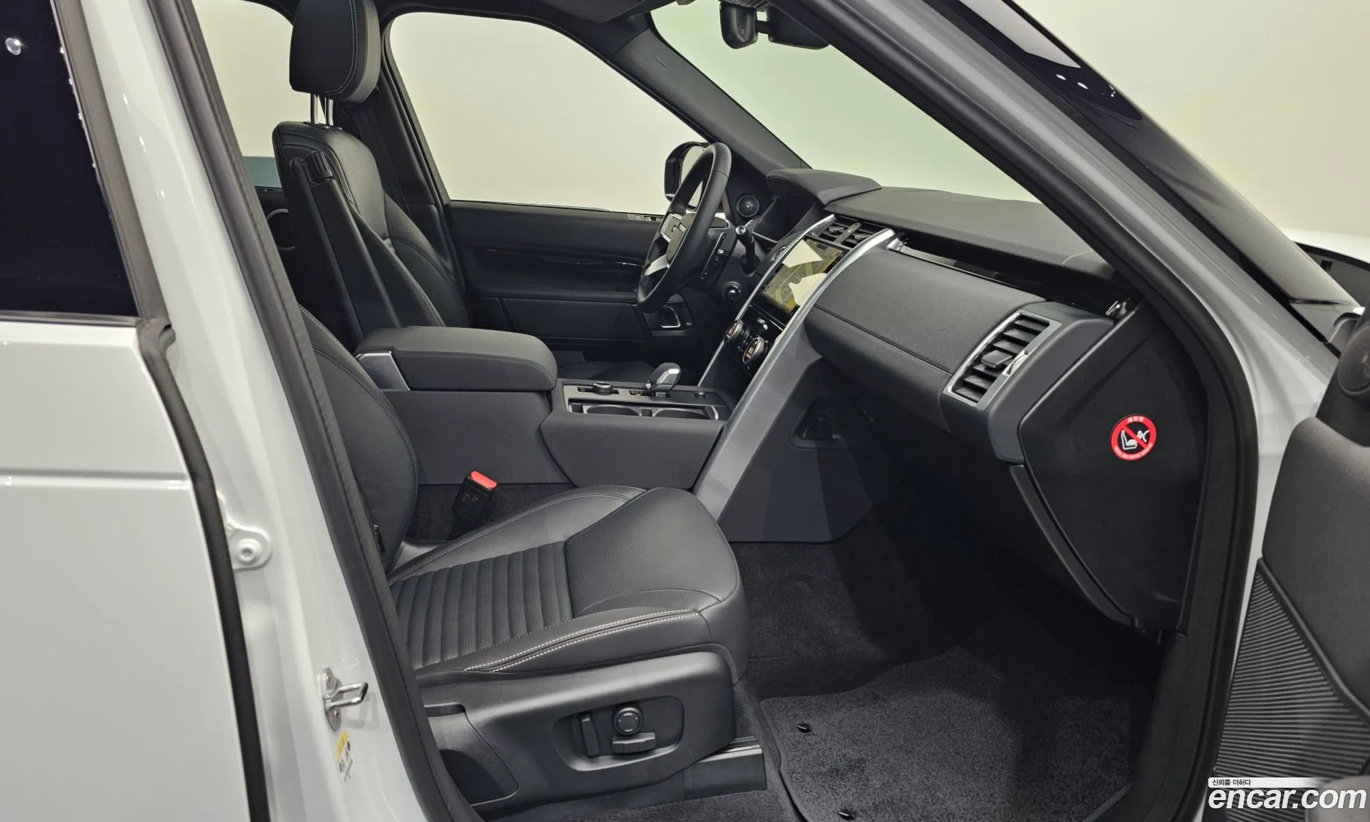 Land Rover Discovery 5 2025 — 9