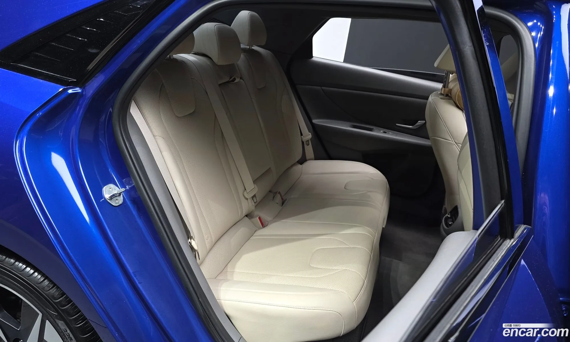 Hyundai Elantra Hybrid 2023 — 15