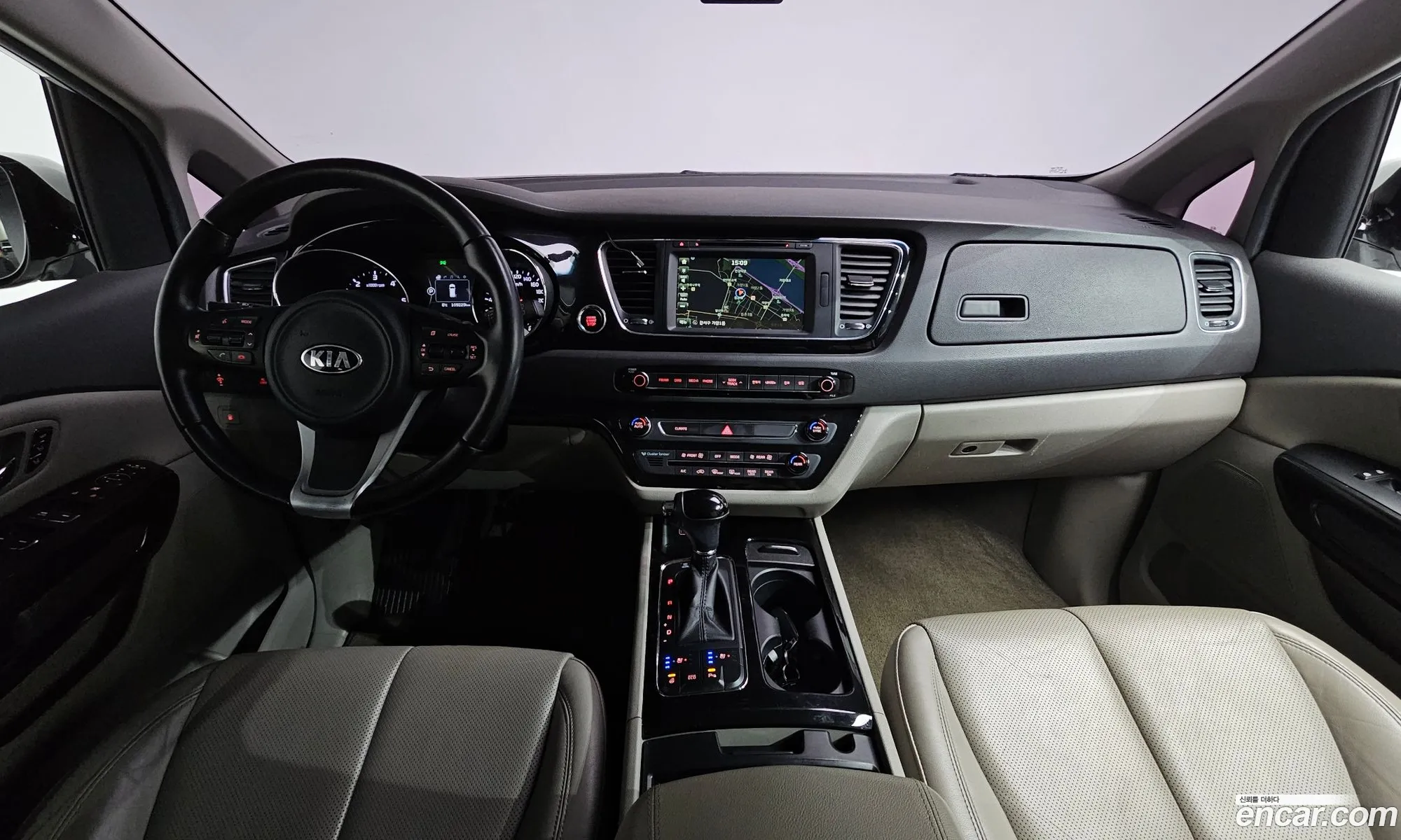 Kia Carnival 2015 — 17