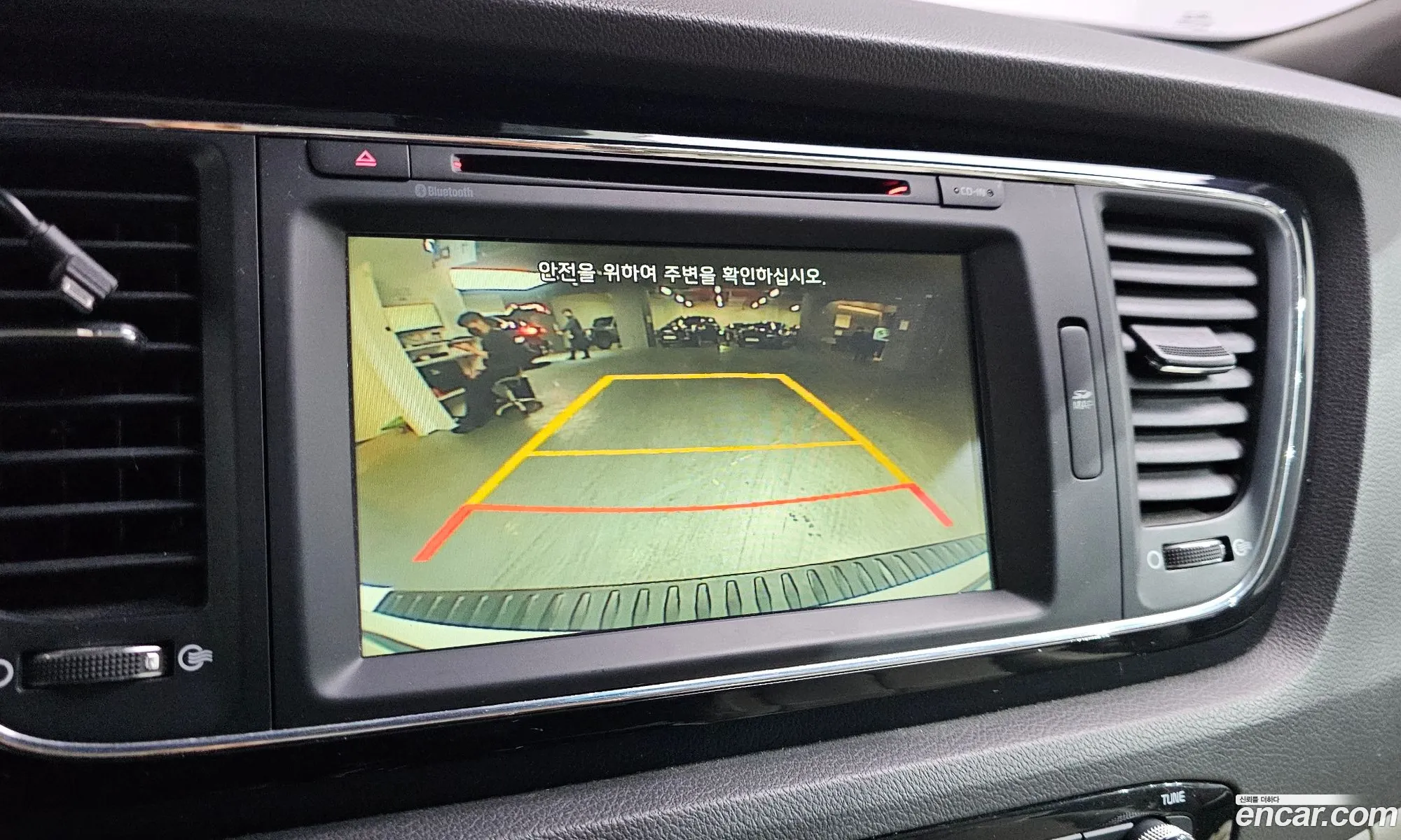 Kia Carnival 2015 — 9