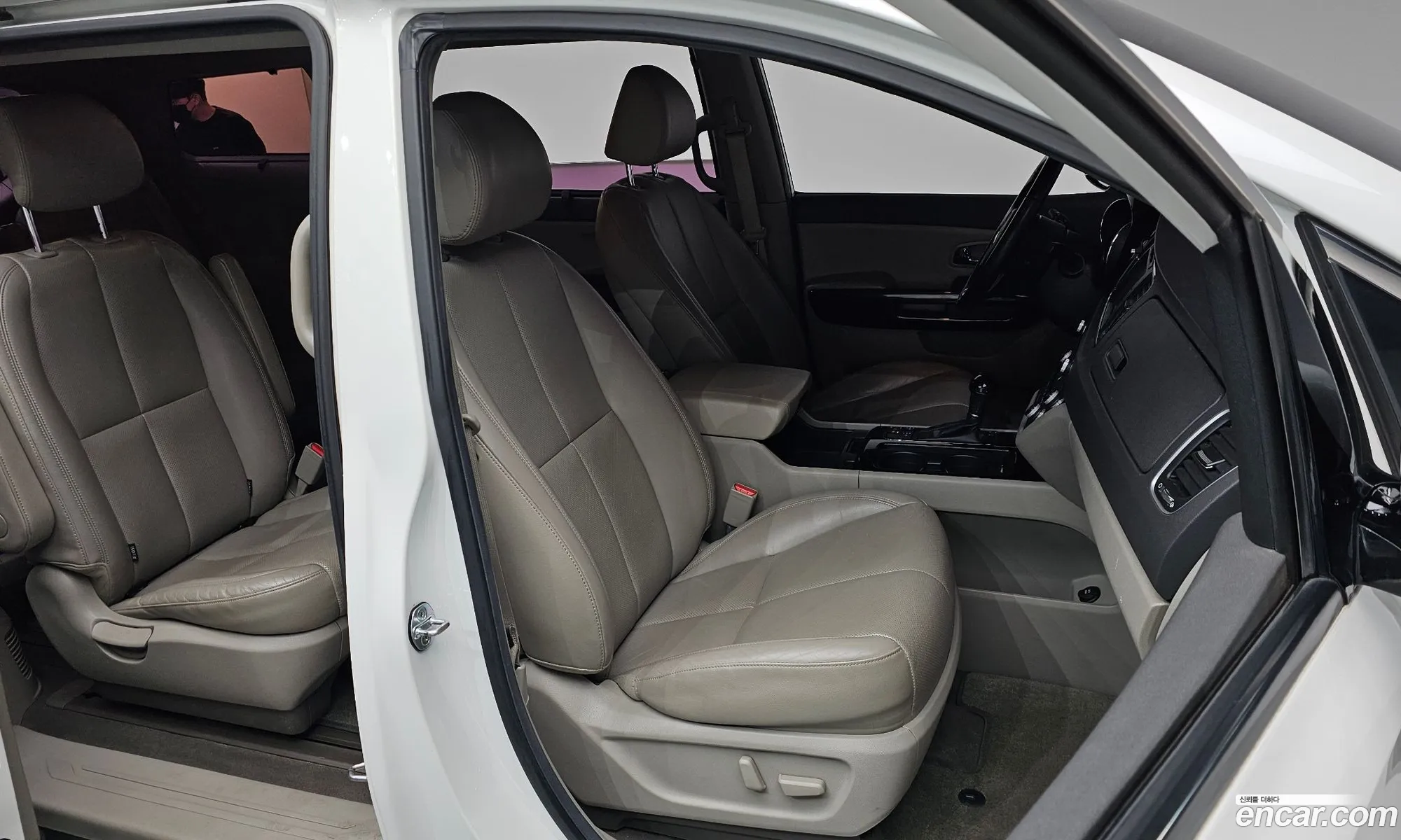 Kia Carnival 2015 — 11