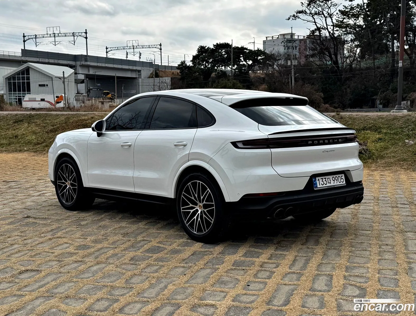 Porsche Cayenne 2023 — 17