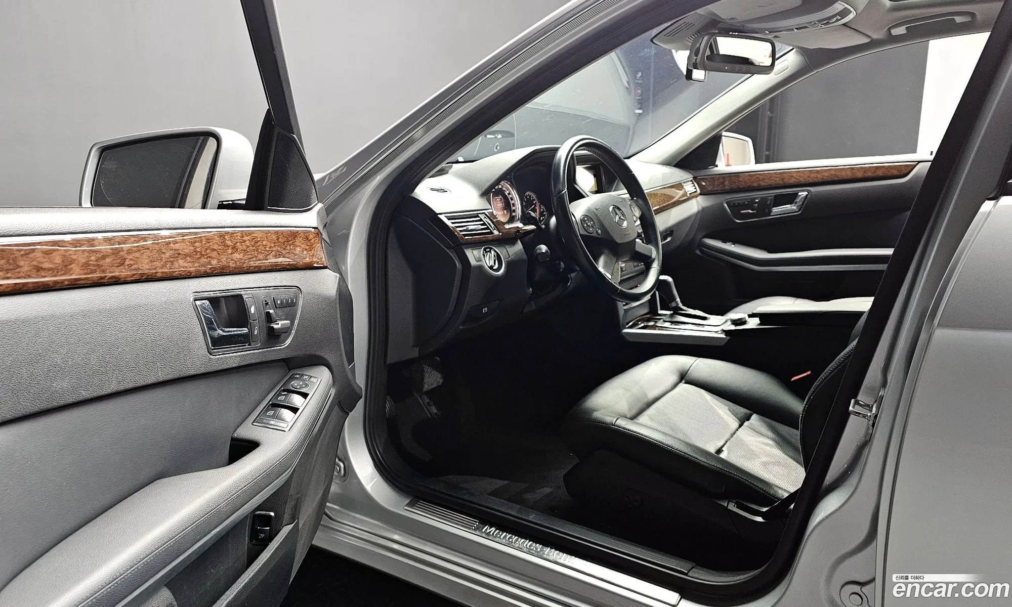 Mercedes-Benz E-Class W212 2011 WDDHF4JB2BA506294 — 5