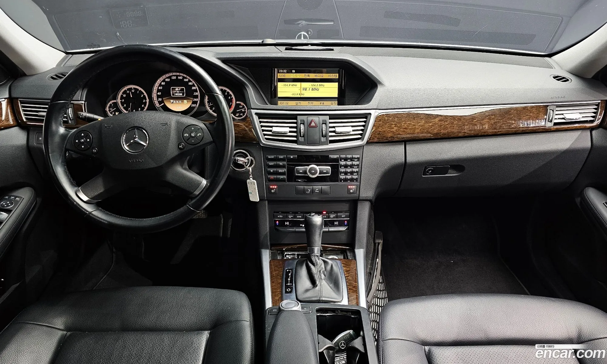 Mercedes-Benz E-Class W212 2011 WDDHF4JB2BA506294 — 20