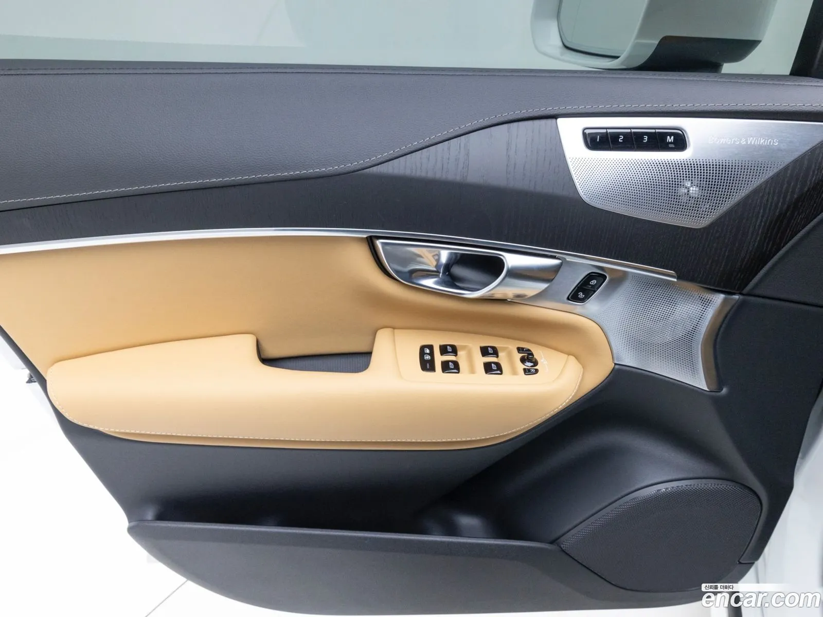 Volvo XC90 2025 — 2