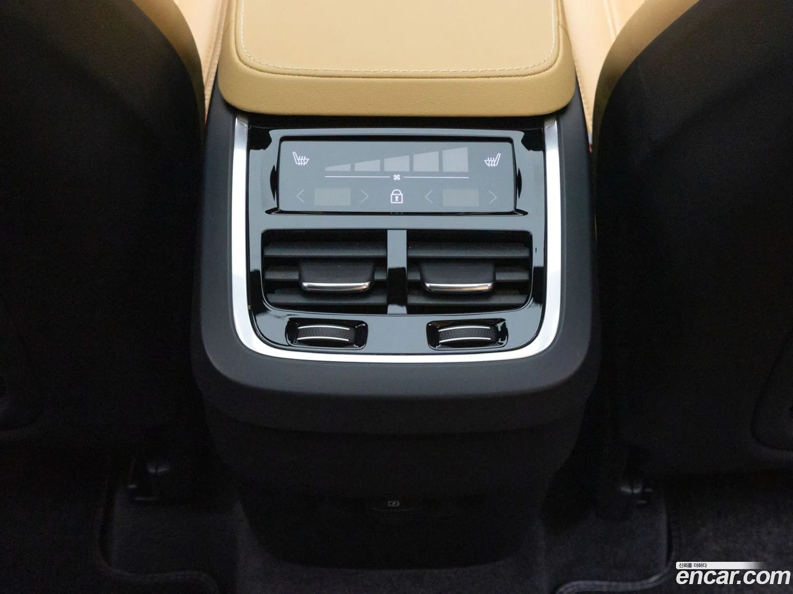Volvo XC90 2025 — 3