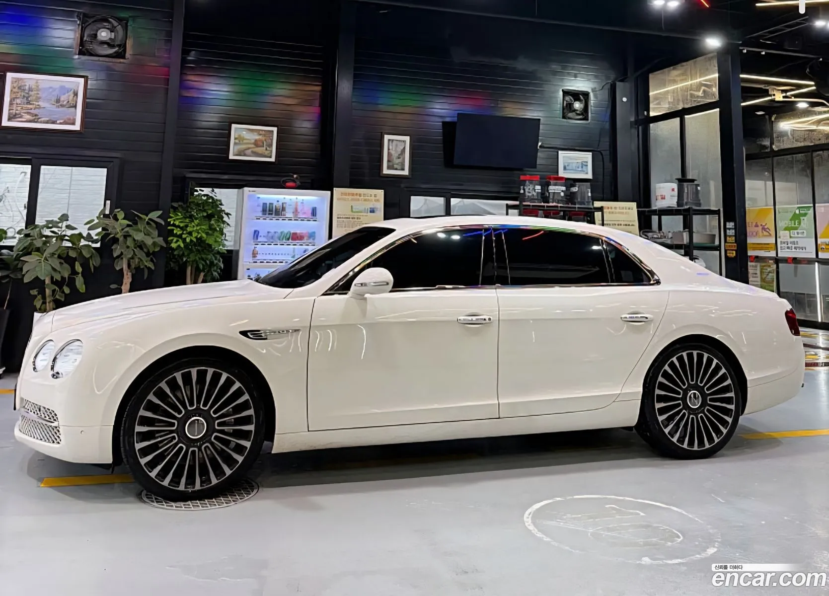 Bentley Flying Spur 2016 — 17