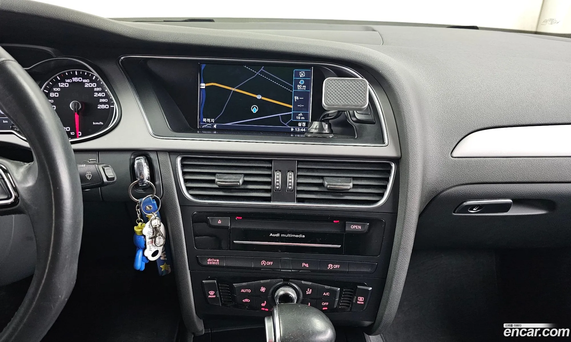 Audi A4 2014 WAUZZZ8K9FN010655 — 2