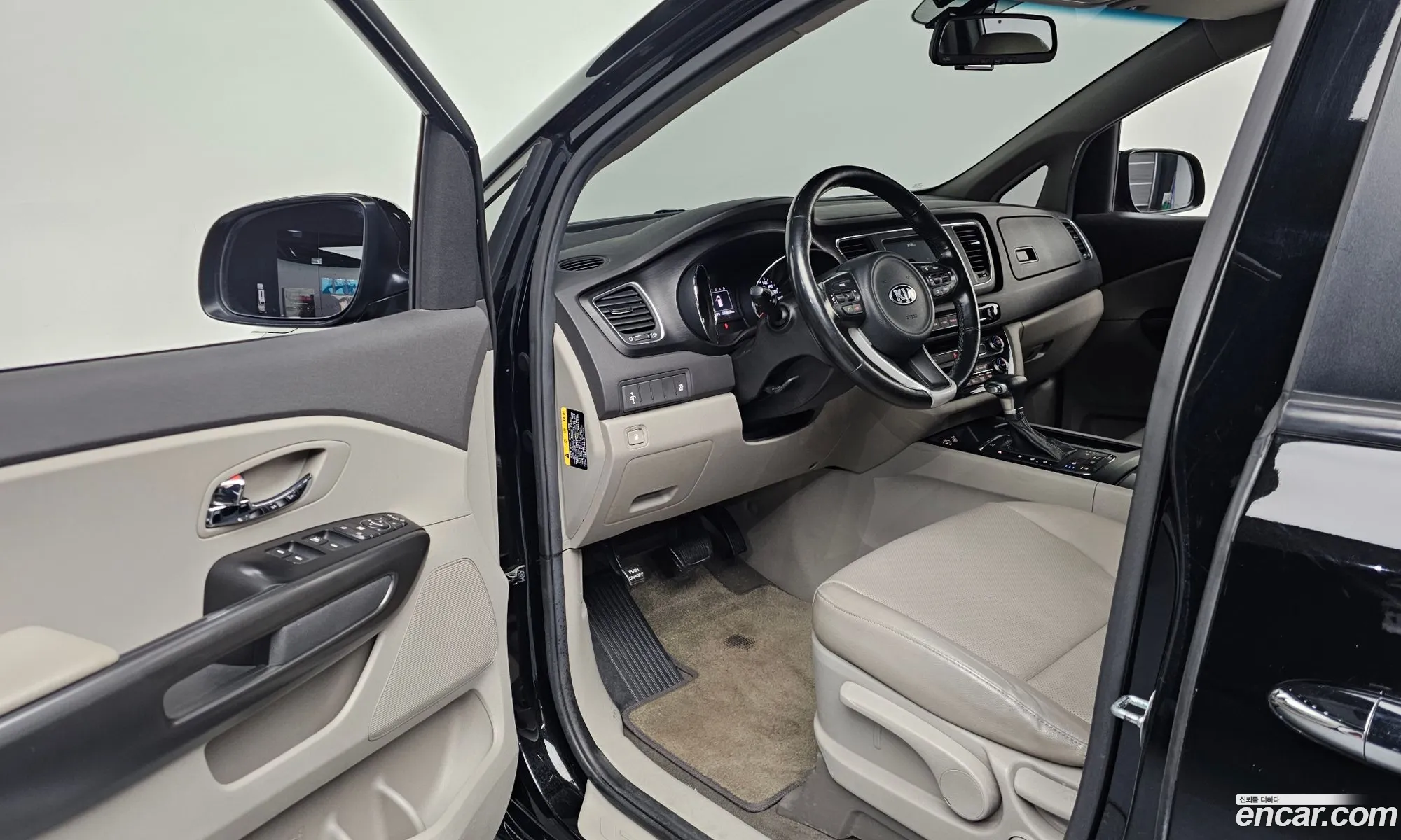 Kia Carnival 2016 — 11