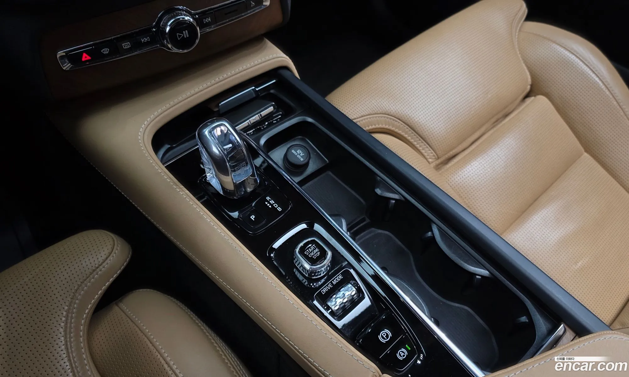 Volvo XC90 2018 YV1LFBR0DJ1354449 — 11