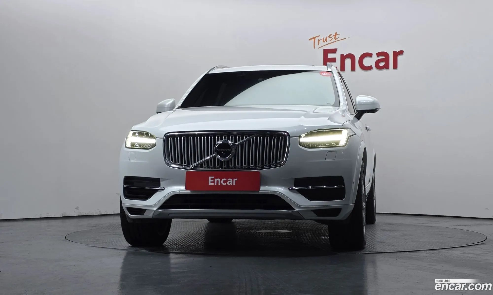 Volvo XC90 2018 YV1LFBR0DJ1354449 — 14