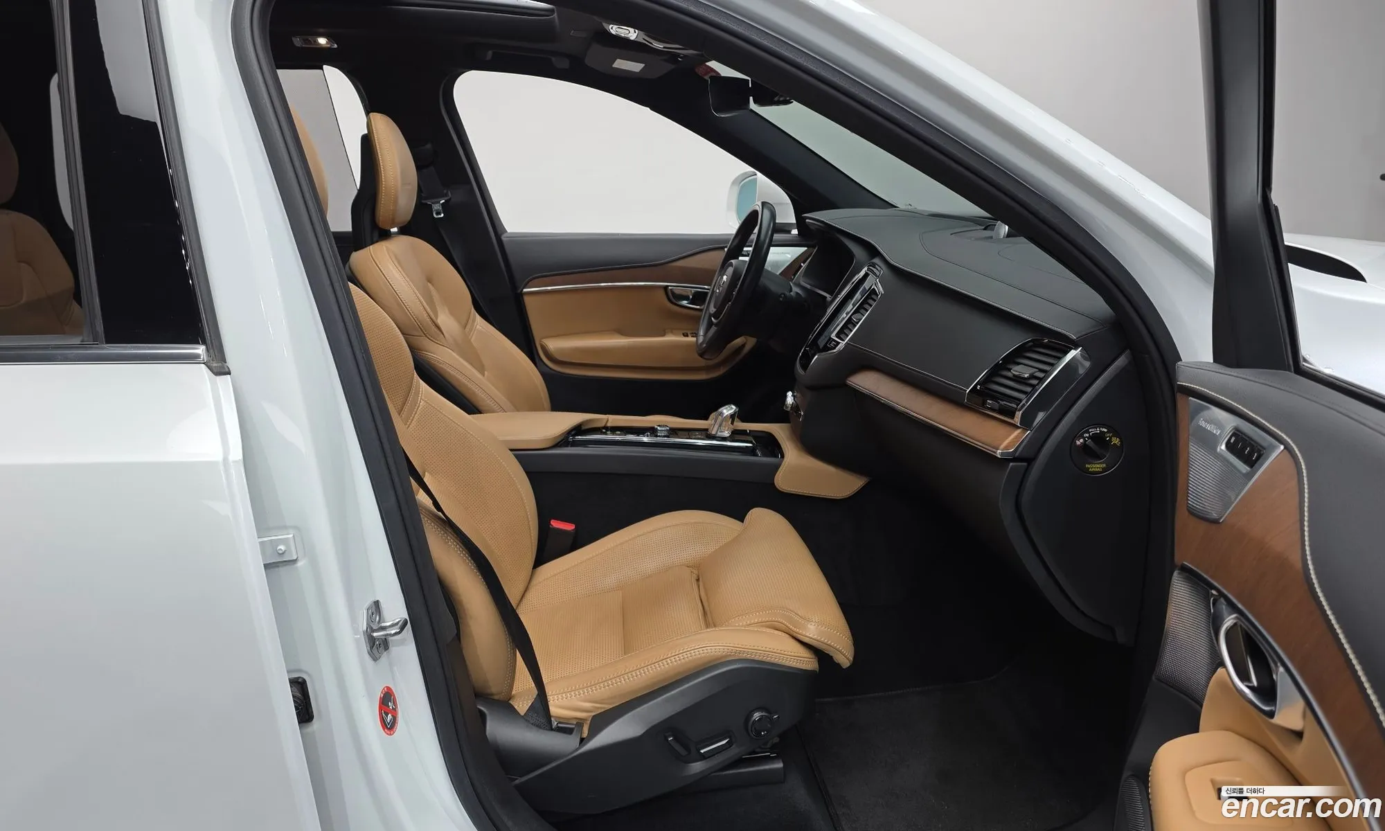 Volvo XC90 2018 YV1LFBR0DJ1354449 — 2