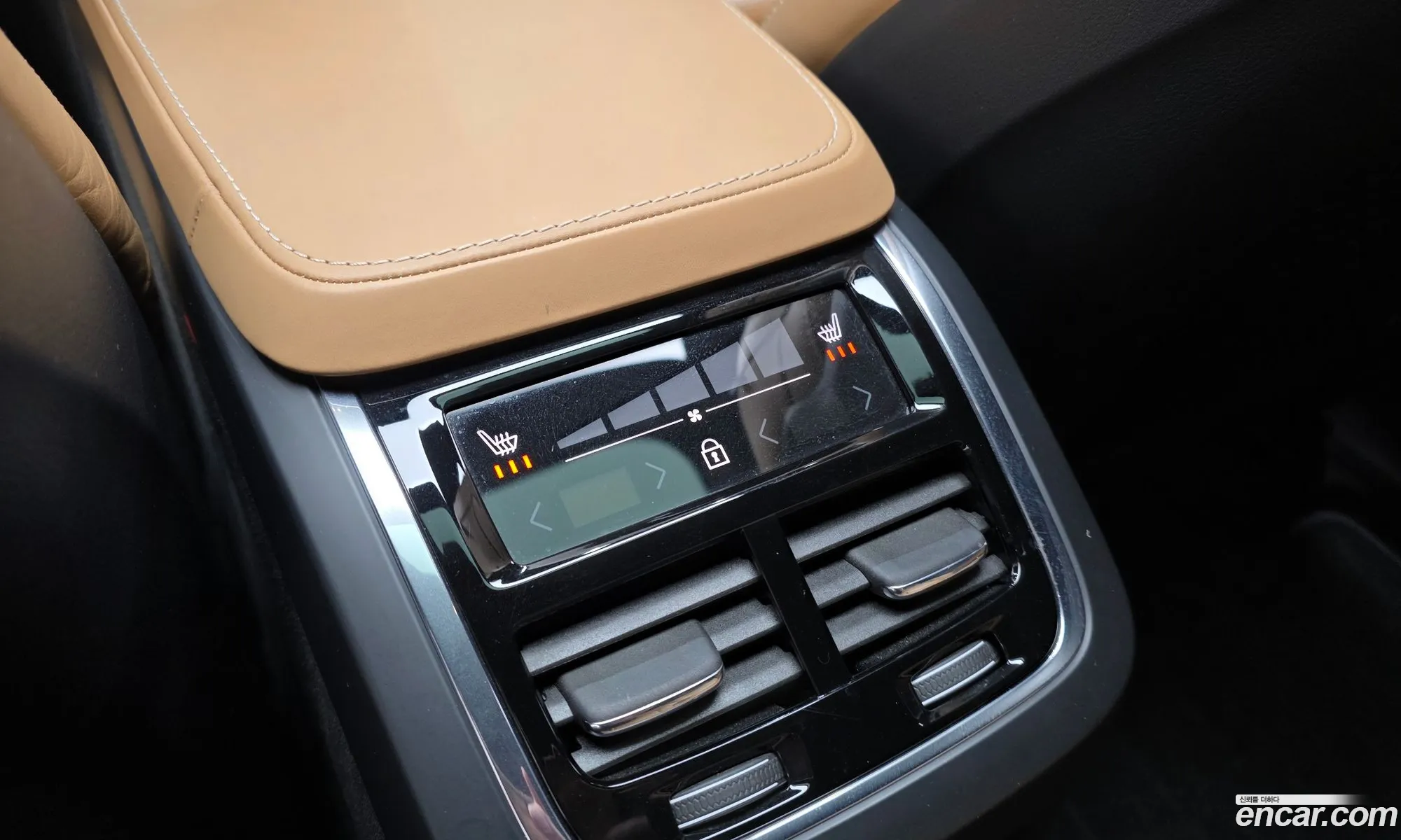 Volvo XC90 2018 YV1LFBR0DJ1354449 — 15