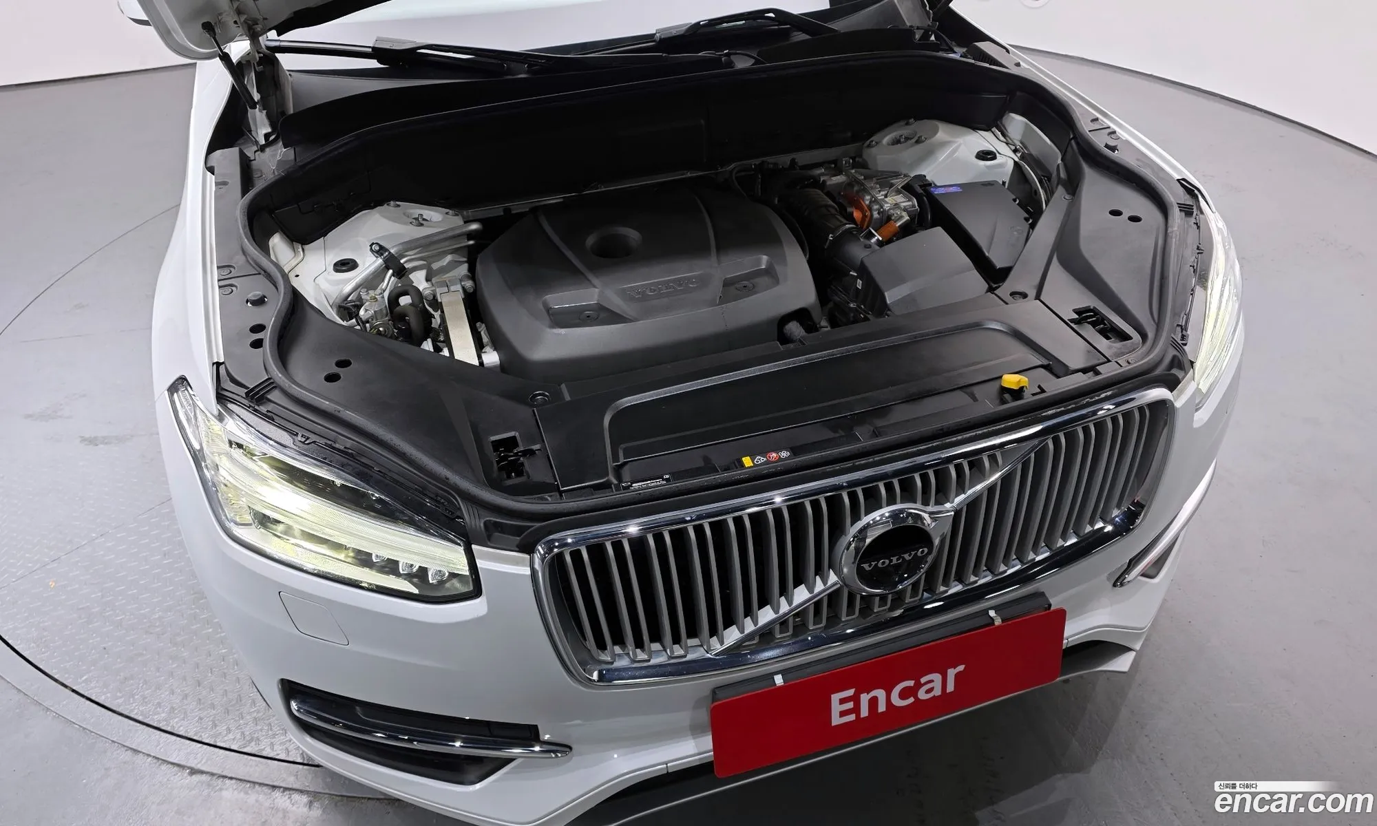 Volvo XC90 2018 YV1LFBR0DJ1354449 — 16
