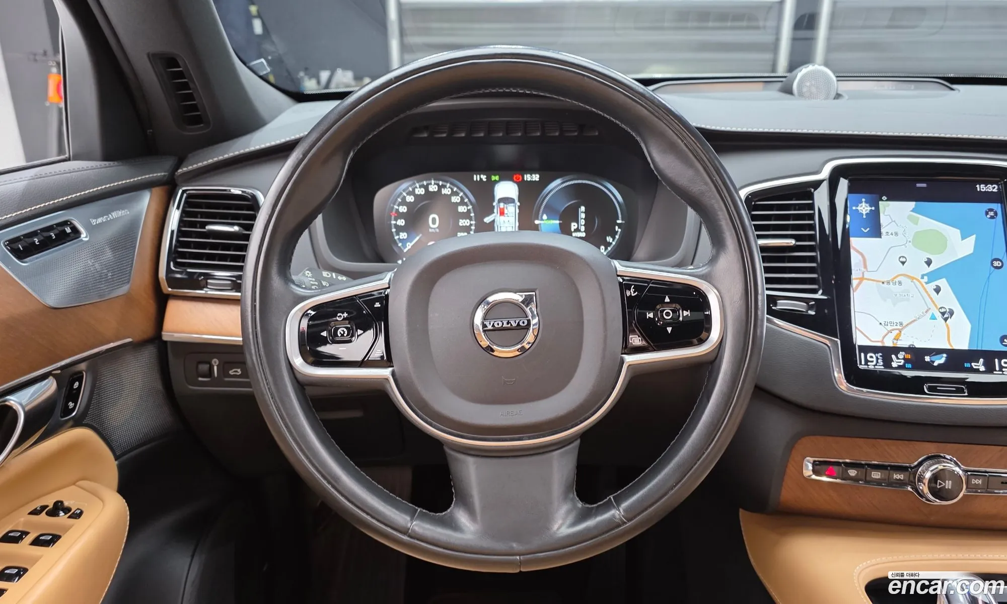 Volvo XC90 2018 YV1LFBR0DJ1354449 — 7