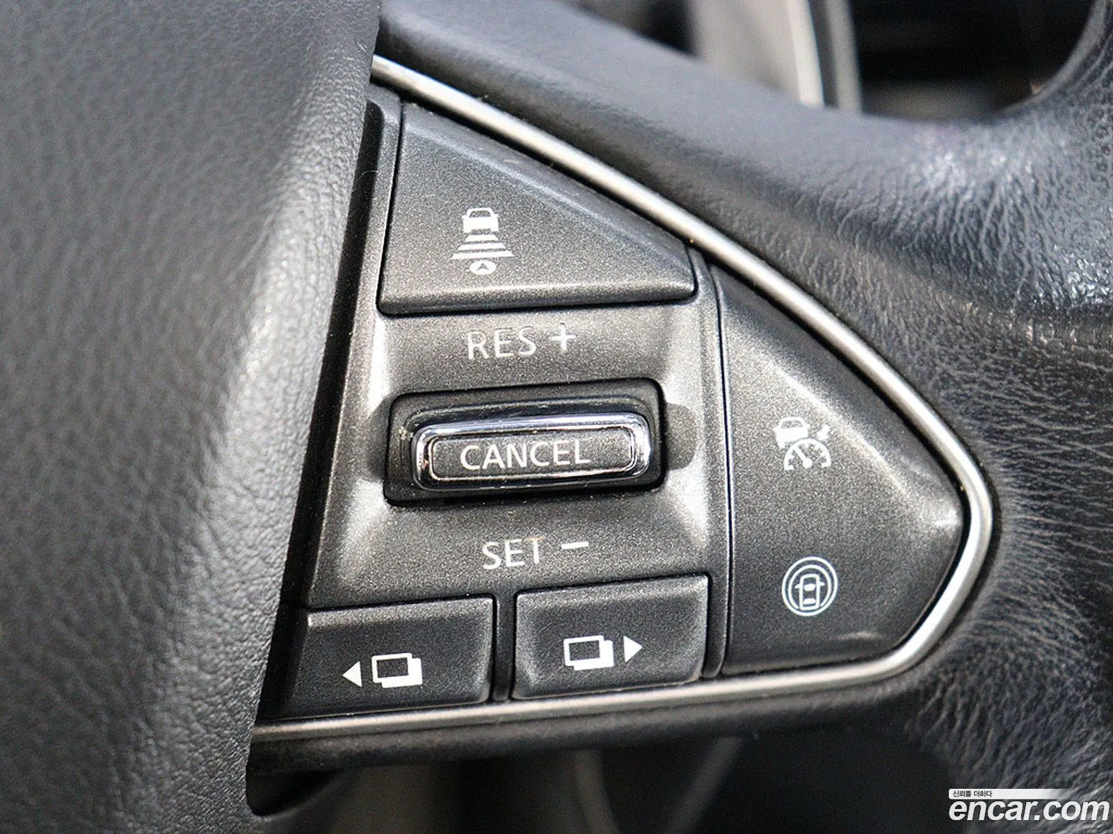 Infiniti Q50 2015 — 9