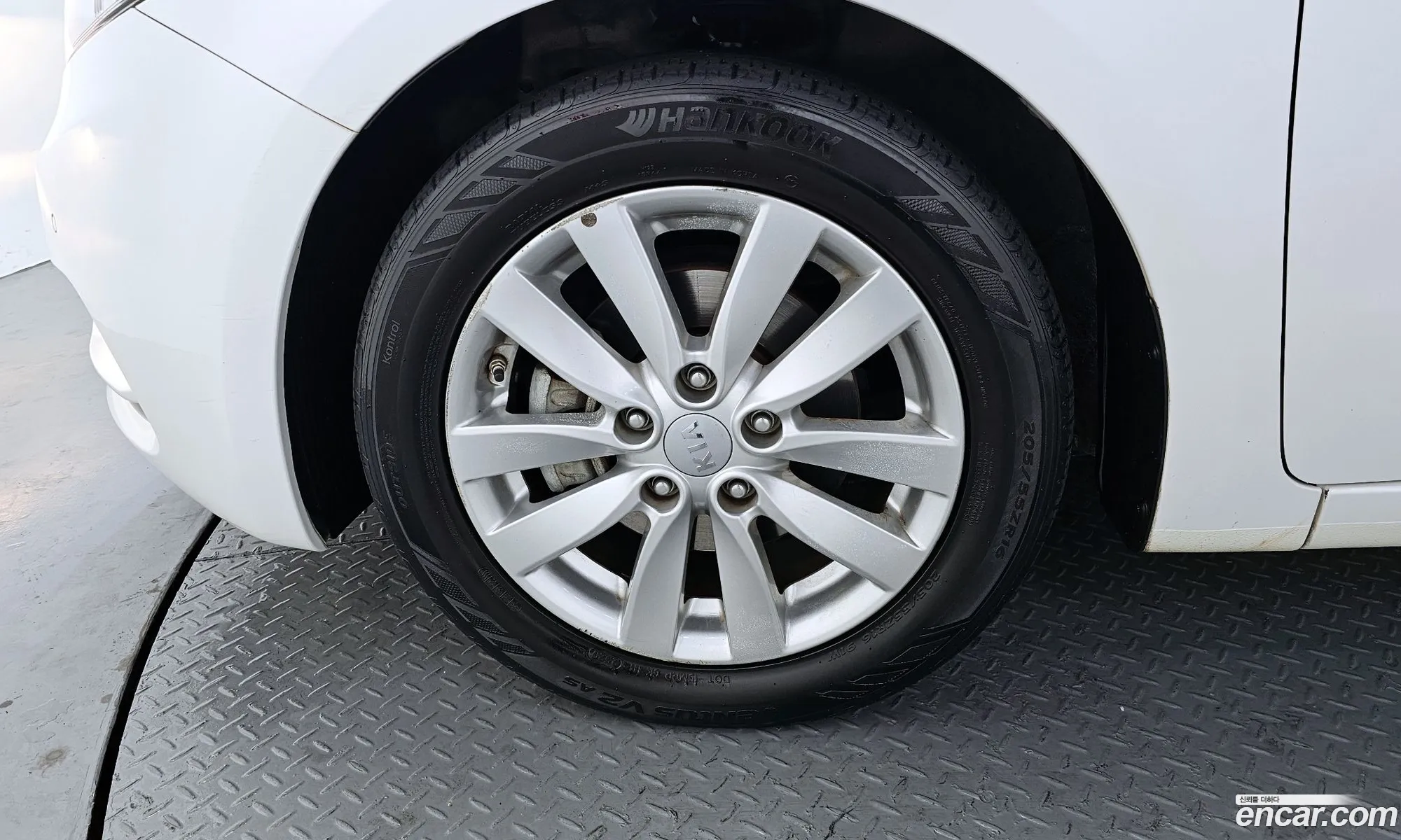 Kia K3 2015 — 8