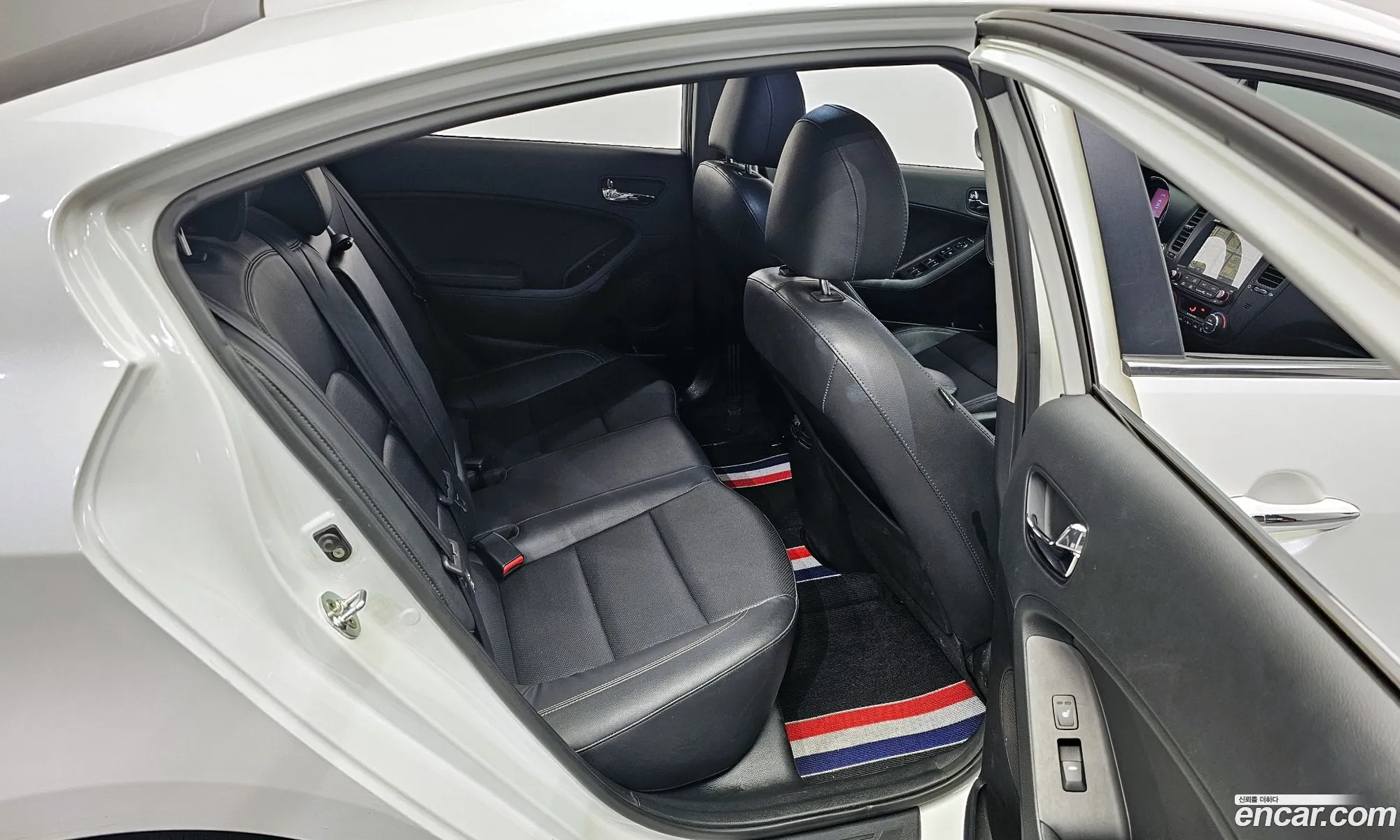 Kia K3 2015 — 9