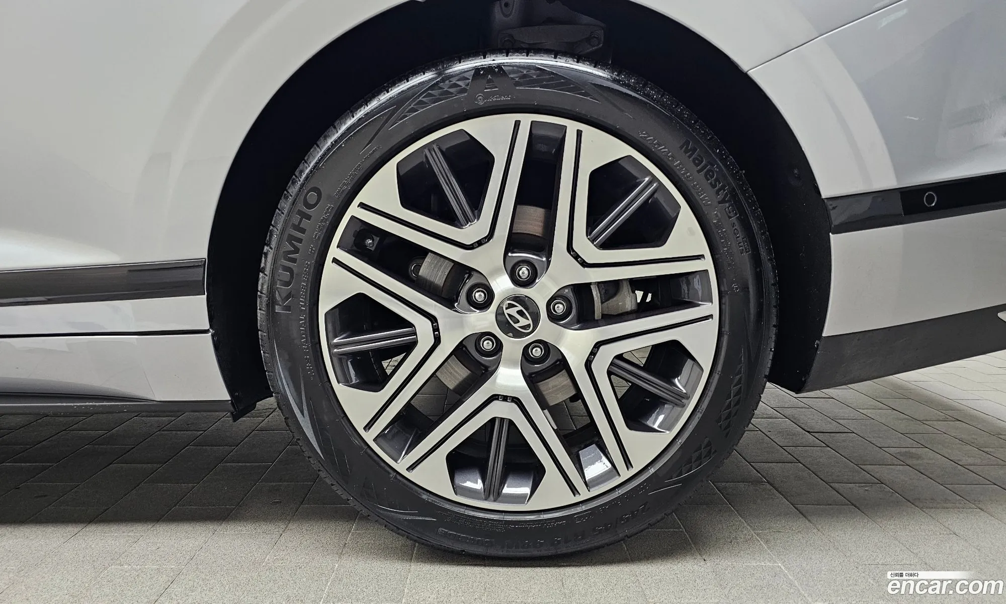Hyundai Grandeur Hybrid 2025 — 8