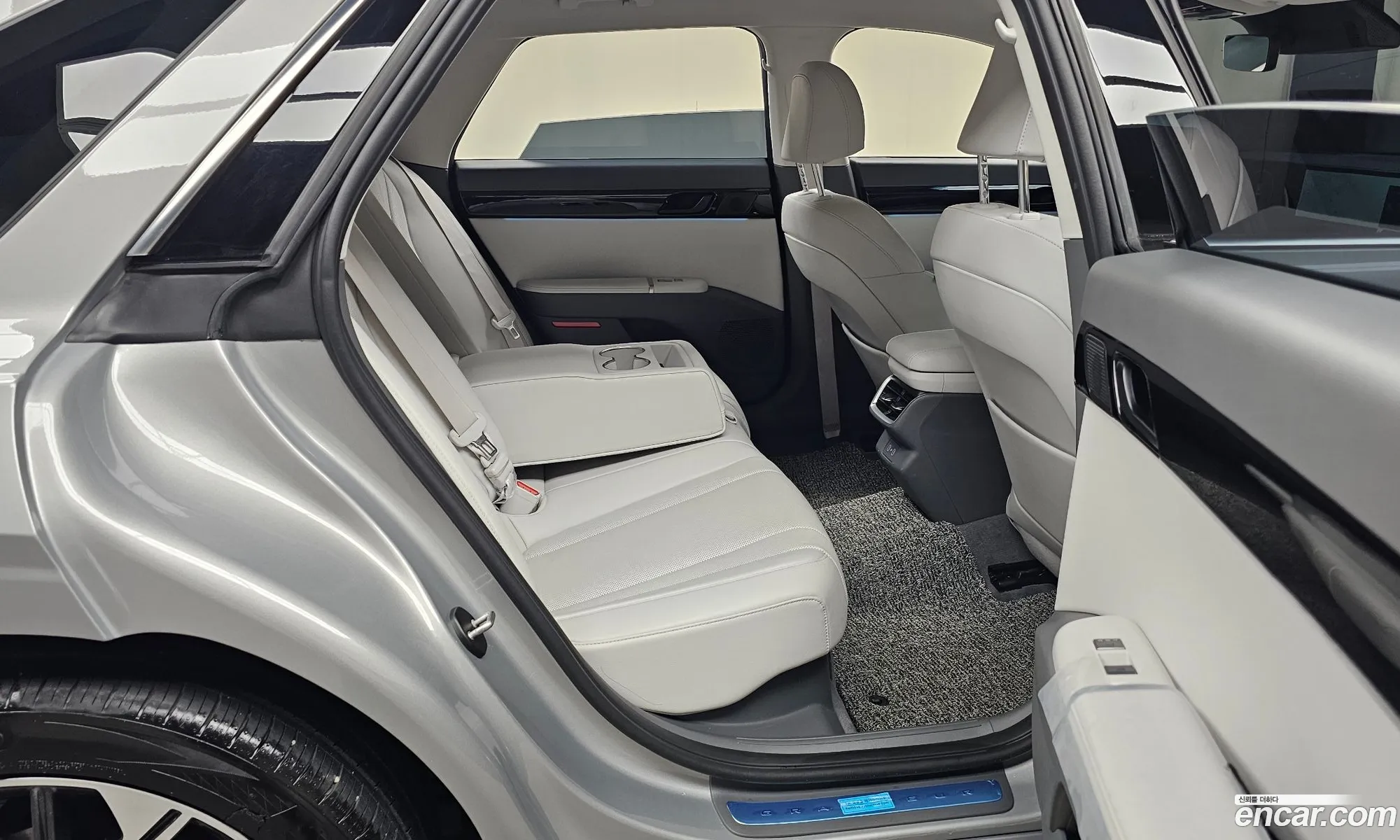 Hyundai Grandeur Hybrid 2025 — 12