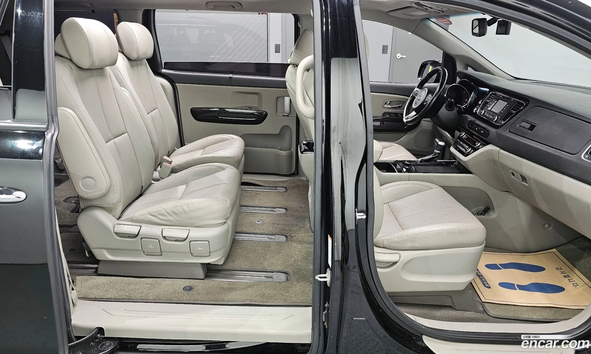 Kia Carnival 2017 KNAMB81ABHS340689 — 13