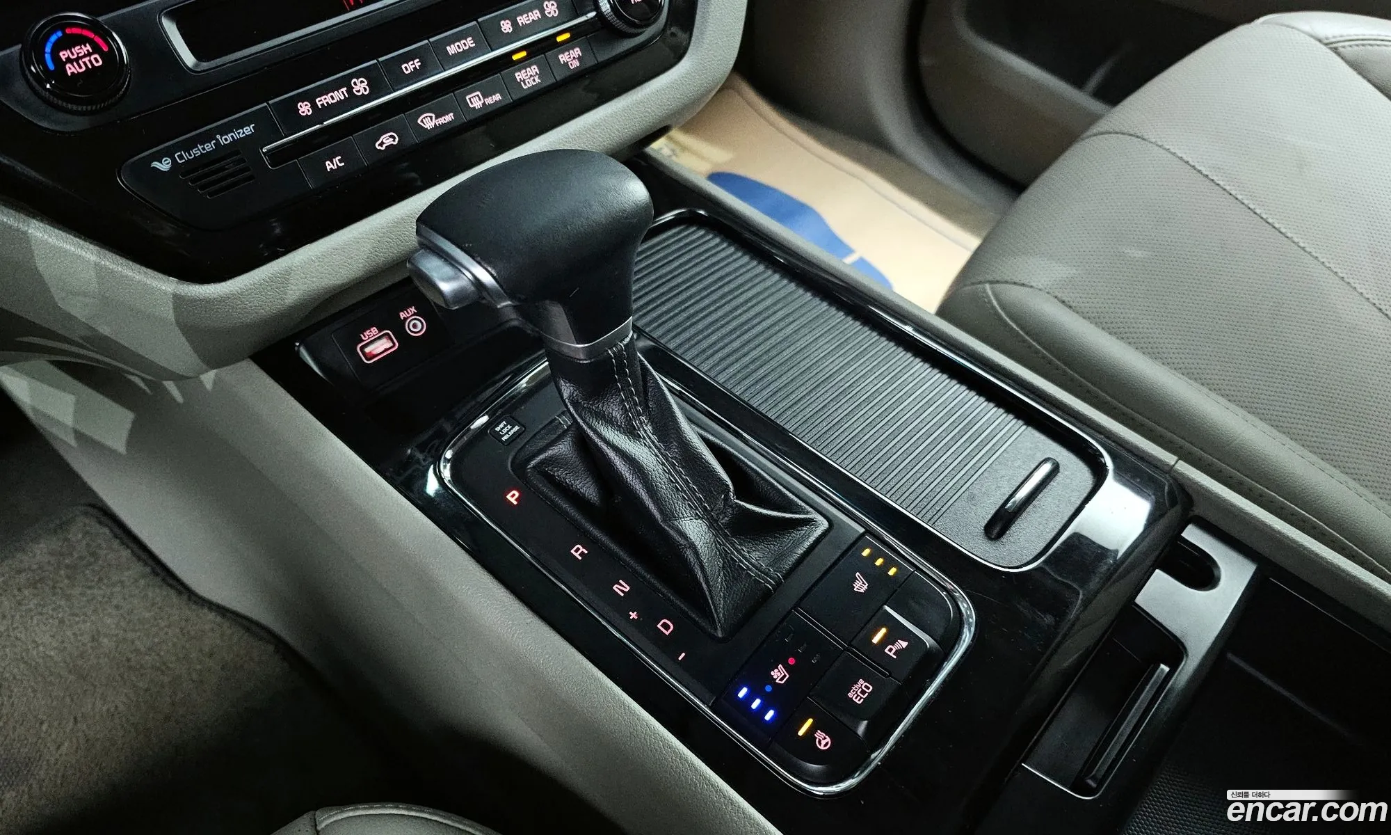 Kia Carnival 2017 KNAMB81ABHS340689 — 6