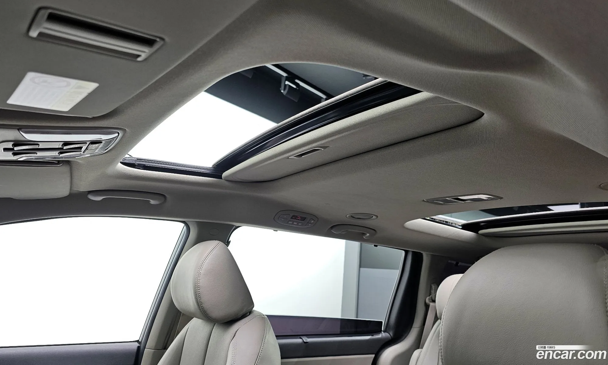 Kia Carnival 2017 KNAMB81ABHS340689 — 20