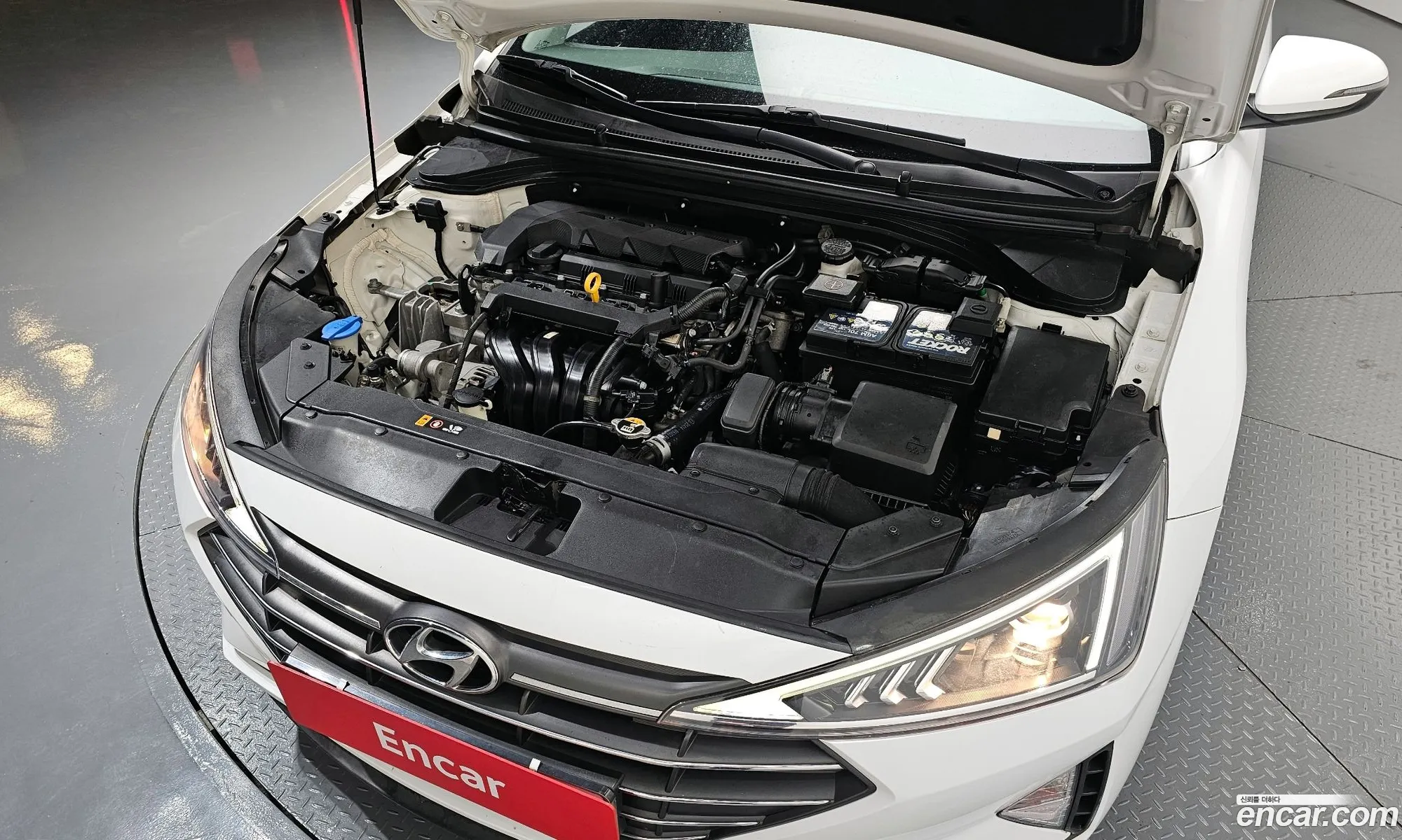 Hyundai Elantra AD 2019 — 12