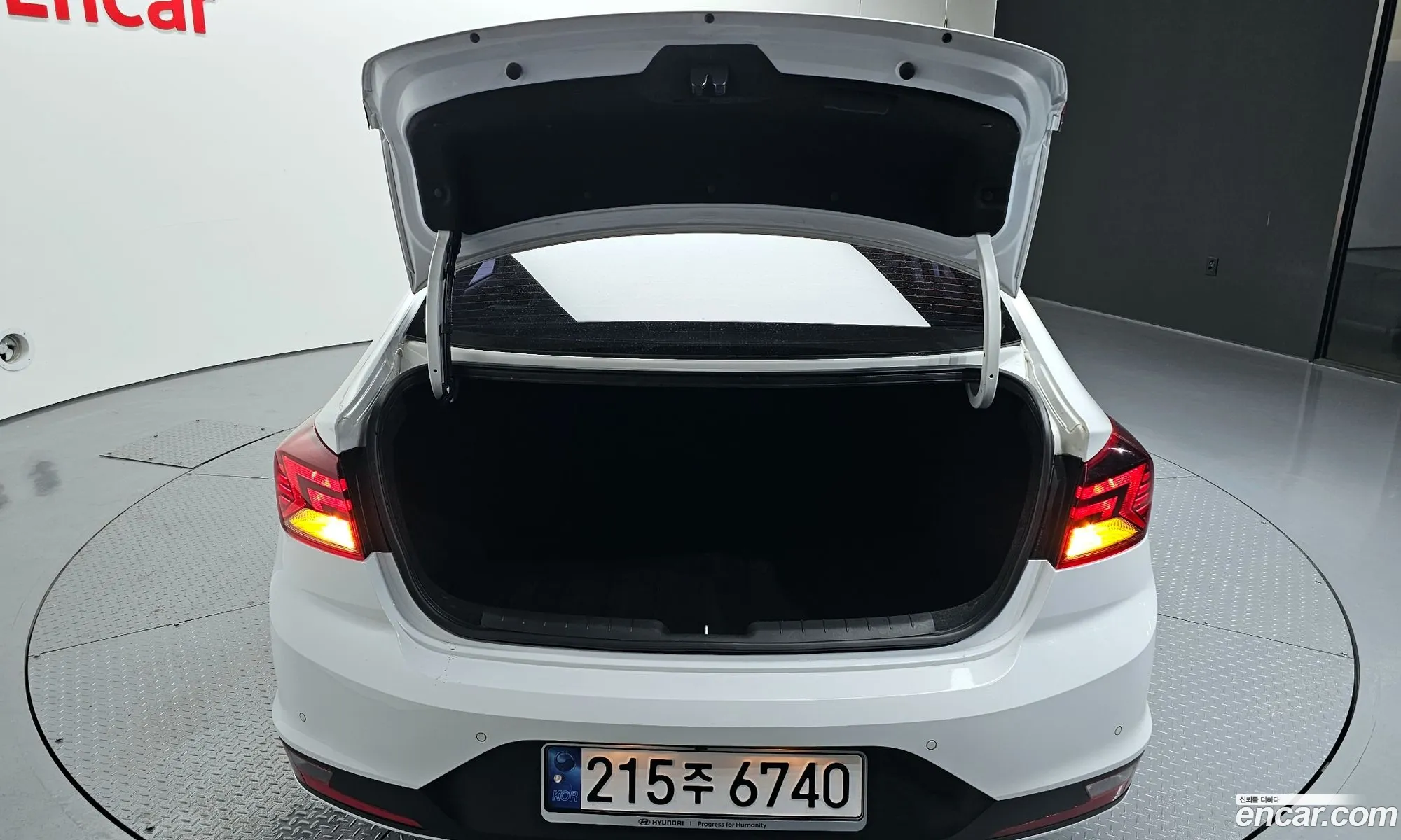 Hyundai Elantra AD 2019 — 17