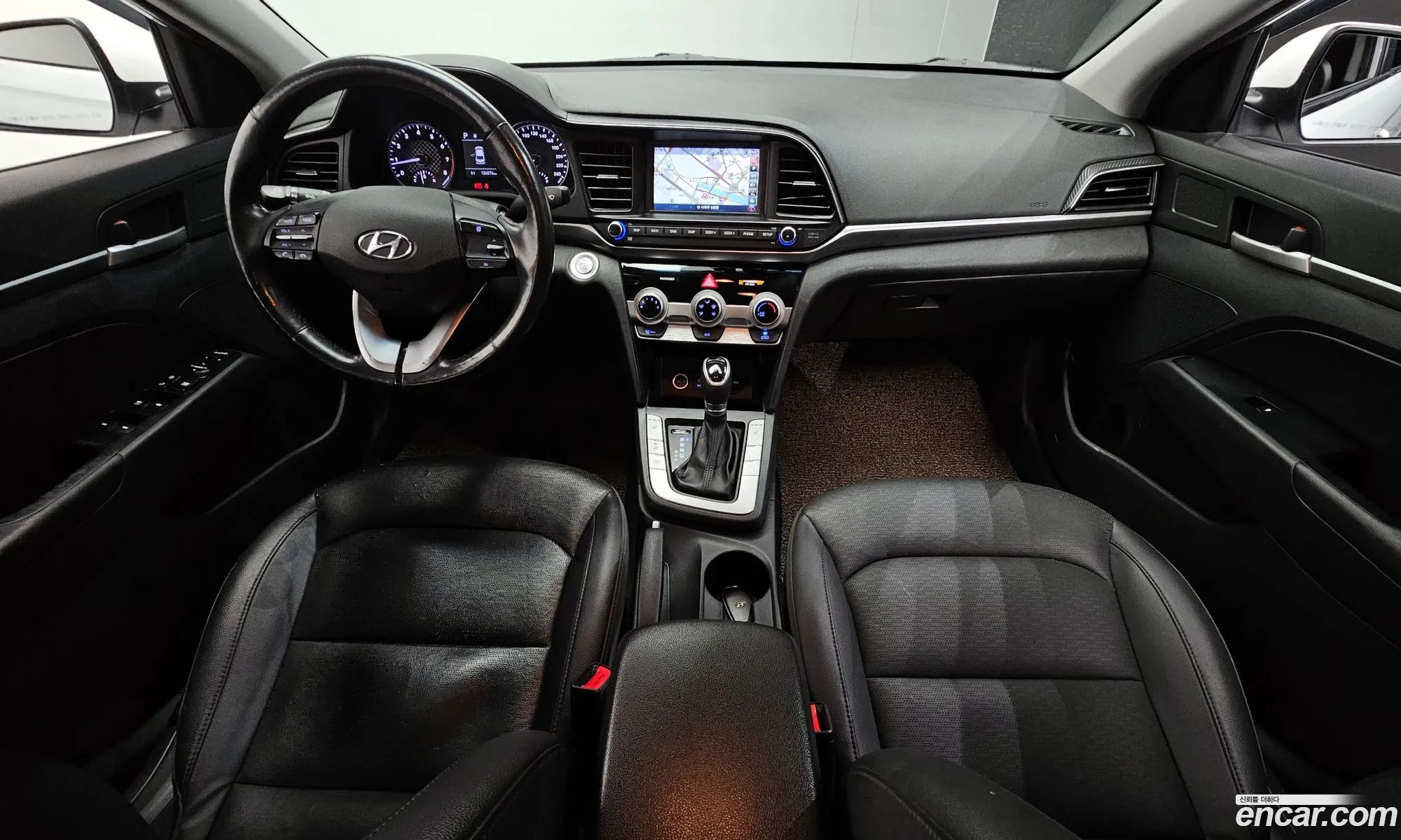 Hyundai Elantra AD 2019 — 19