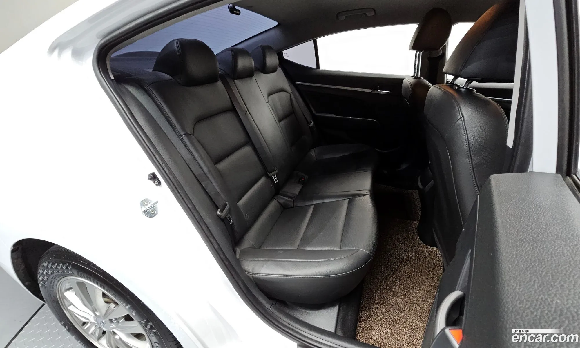 Hyundai Elantra AD 2019 — 8