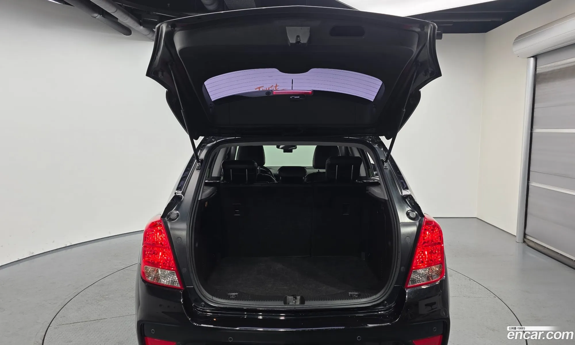 Chevrolet (GM Daewoo) Trax 2018 KLABA76BDKB806195 — 11