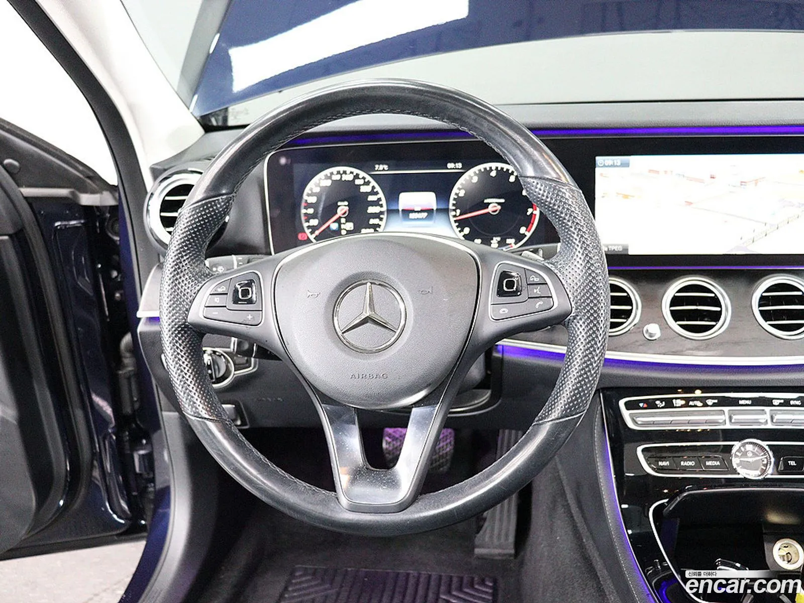 Mercedes-Benz E-Class W213 2016 — 18