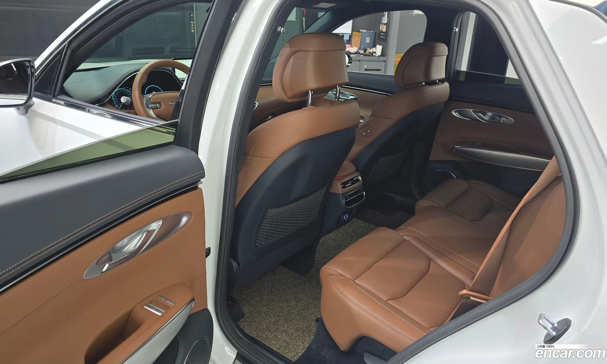 Genesis GV70 2022 — 17