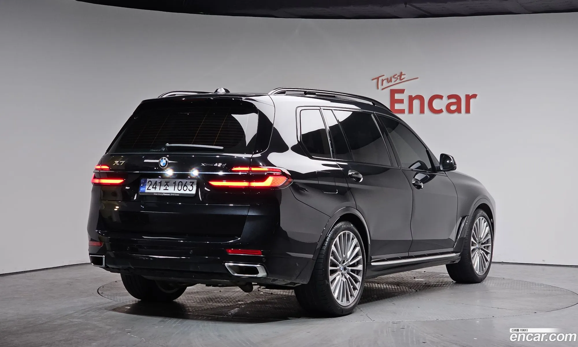 BMW X7 2024 WBA21EN08R9V72645 — 7