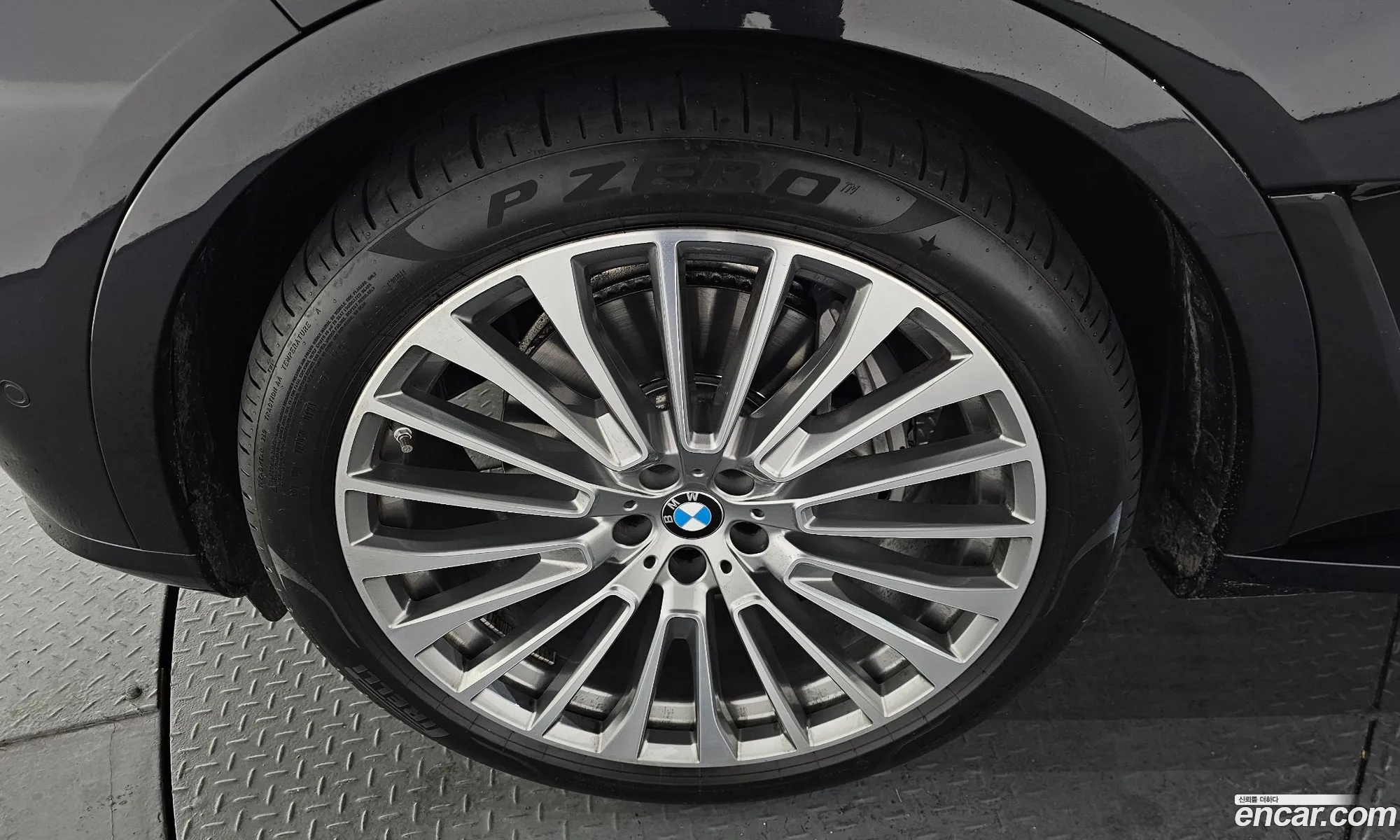 BMW X7 2024 WBA21EN08R9V72645 — 5