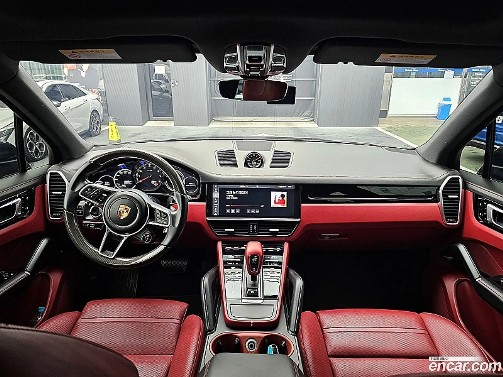 Porsche Cayenne 2019 — 19