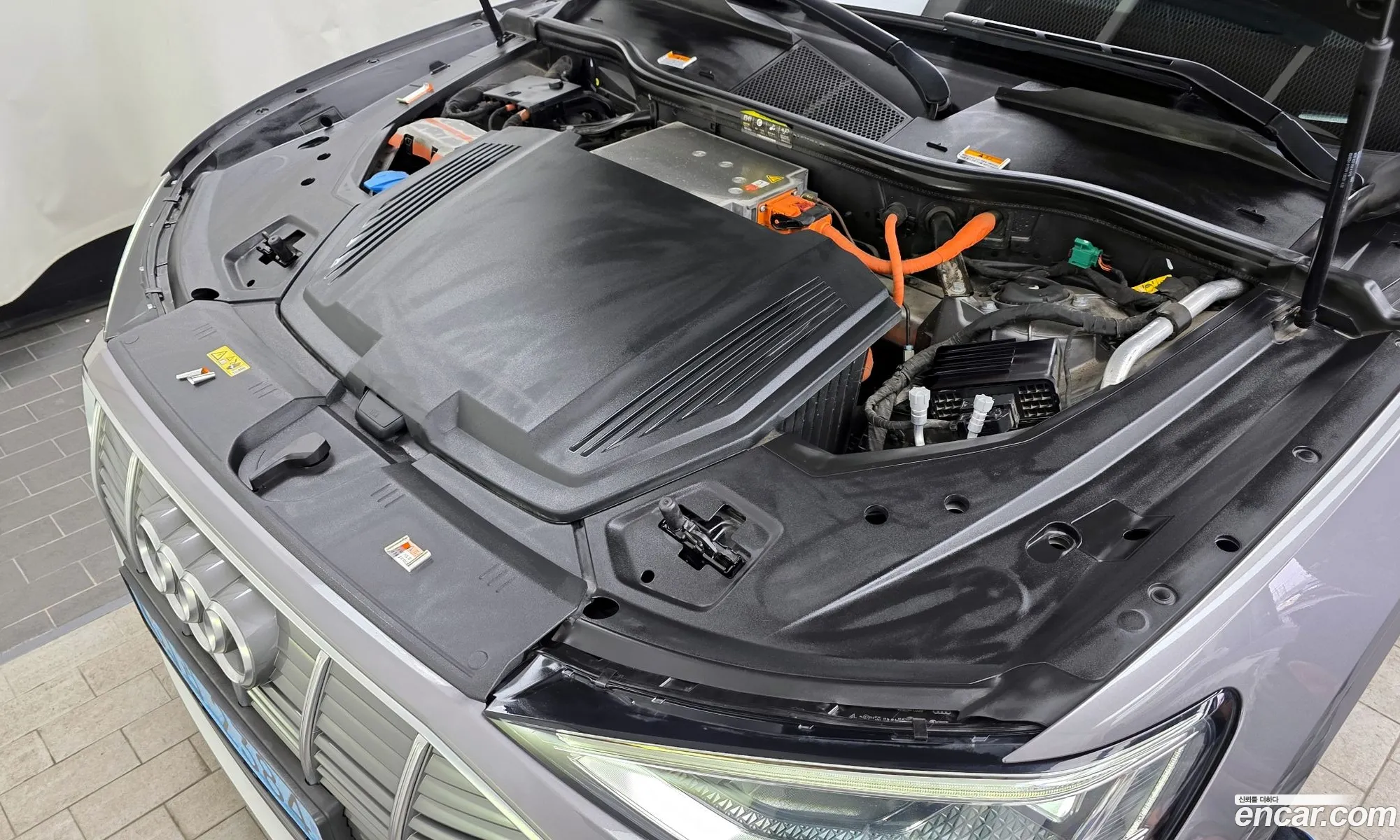 Audi e-tron 2021 WAUZZZGE4MB043945 — 4