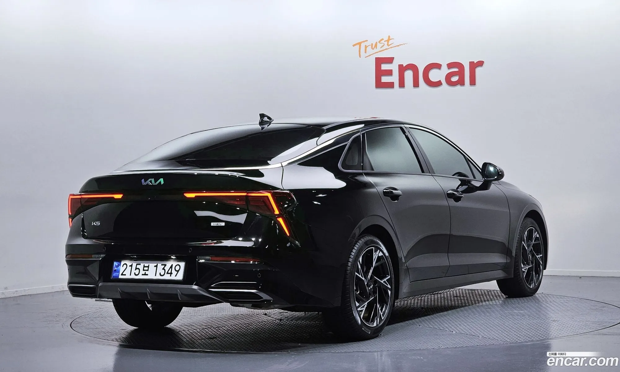 Kia K5 Hybrid 2024 — 10