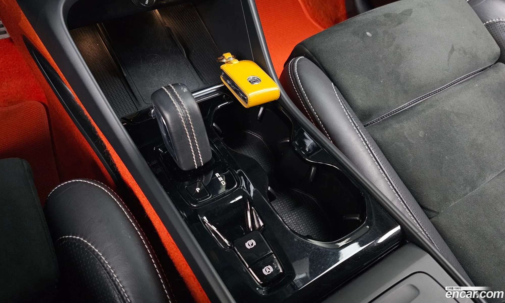 Volvo XC40 2020 YV1XZACACL2285755 — 13