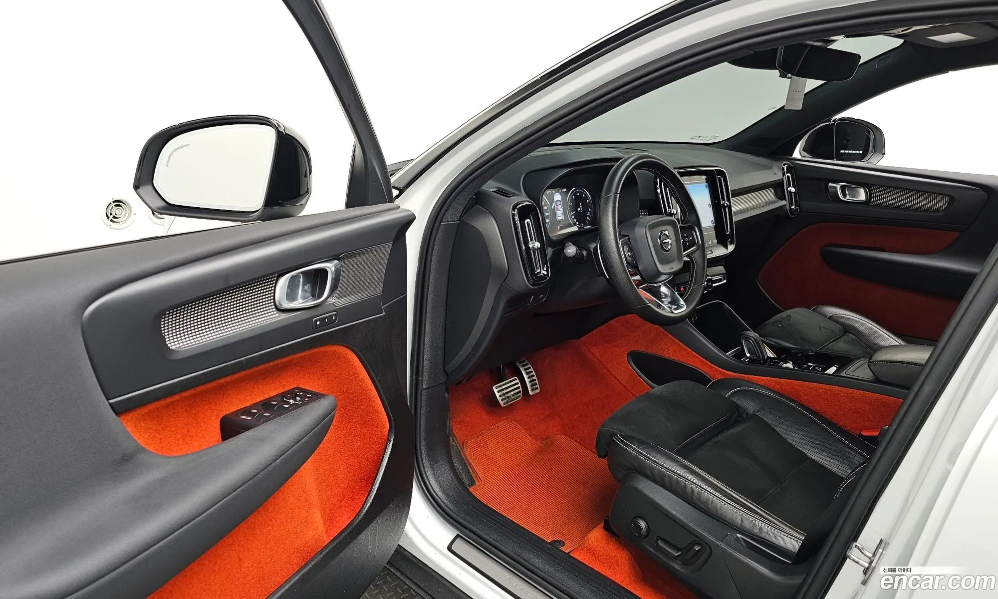 Volvo XC40 2020 YV1XZACACL2285755 — 11