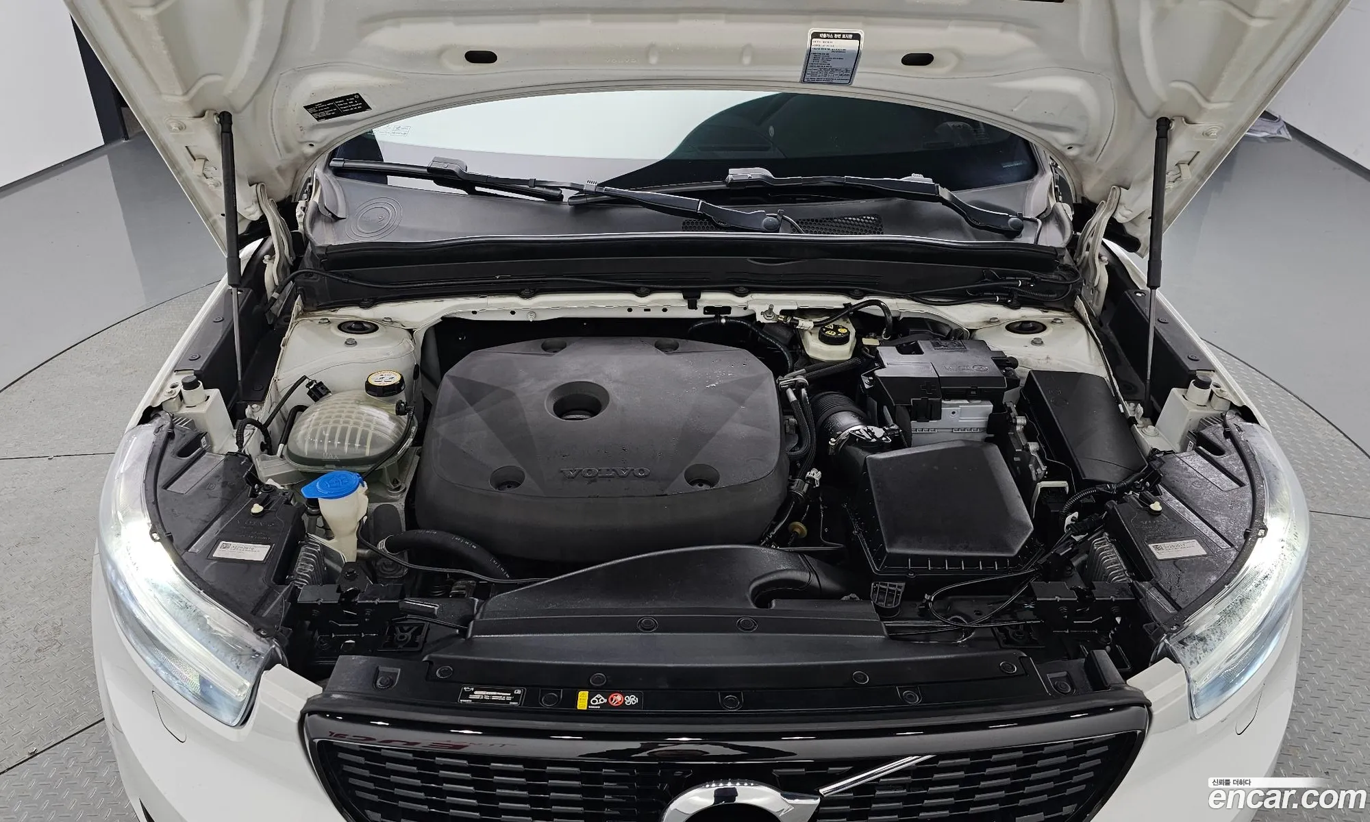 Volvo XC40 2020 YV1XZACACL2285755 — 19