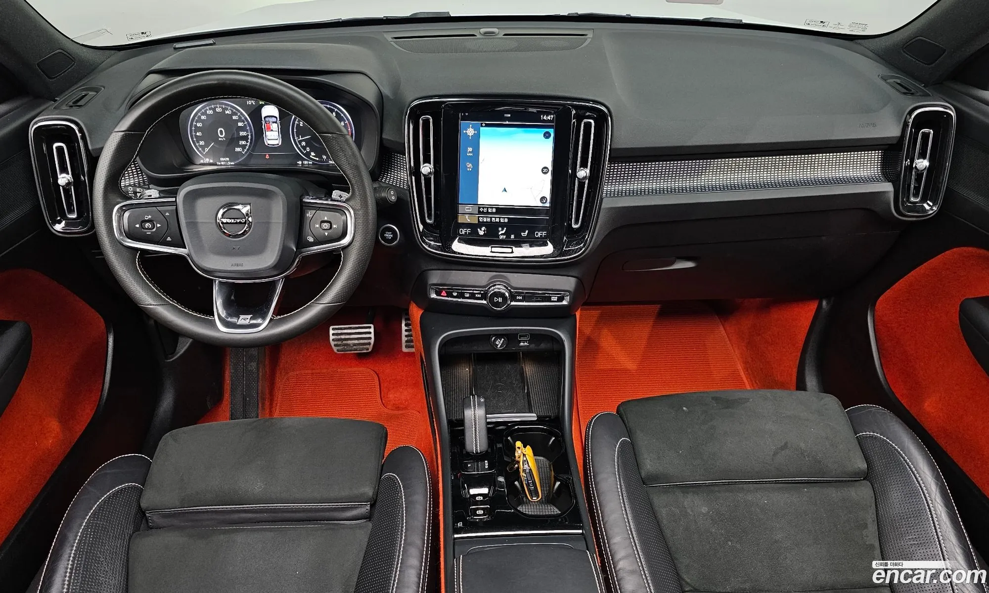 Volvo XC40 2020 YV1XZACACL2285755 — 3