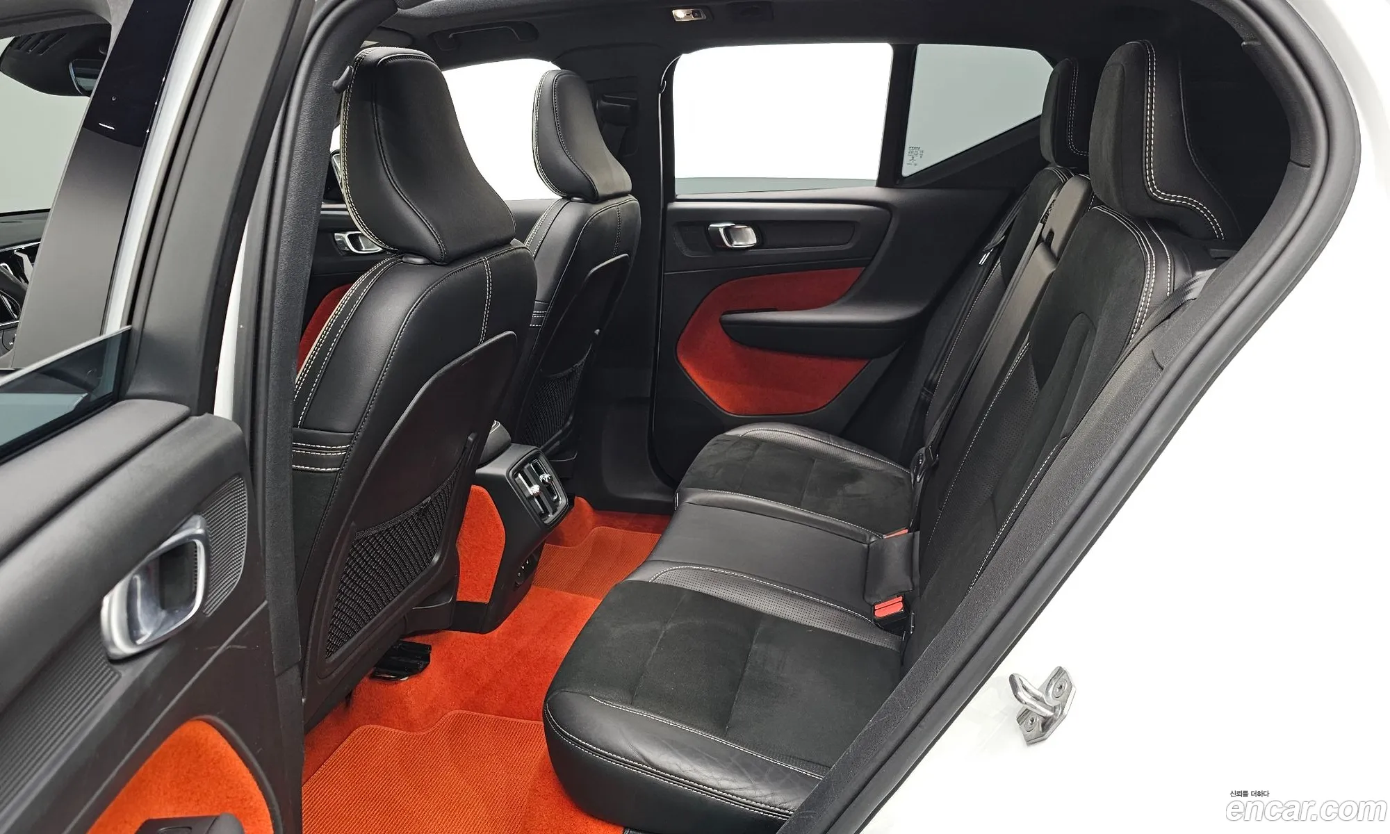 Volvo XC40 2020 YV1XZACACL2285755 — 5