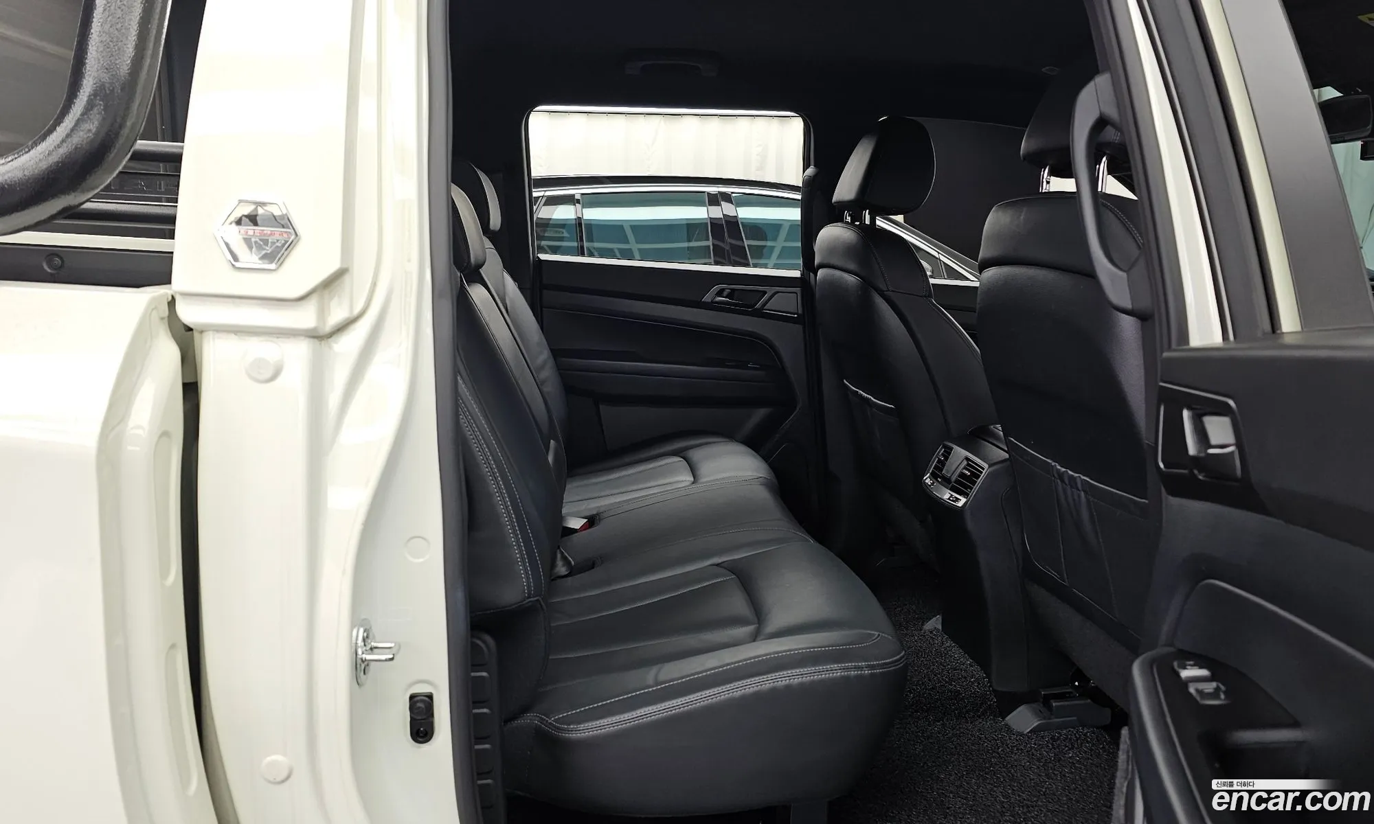 KG Mobility (SsangYong) Rexton Sports Khan 2022 — 12