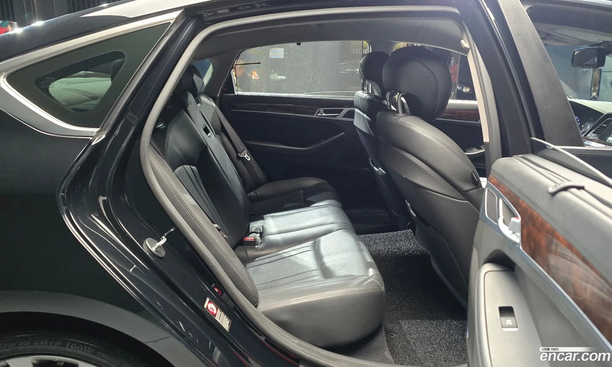 Hyundai Genesis DH 2016 — 16