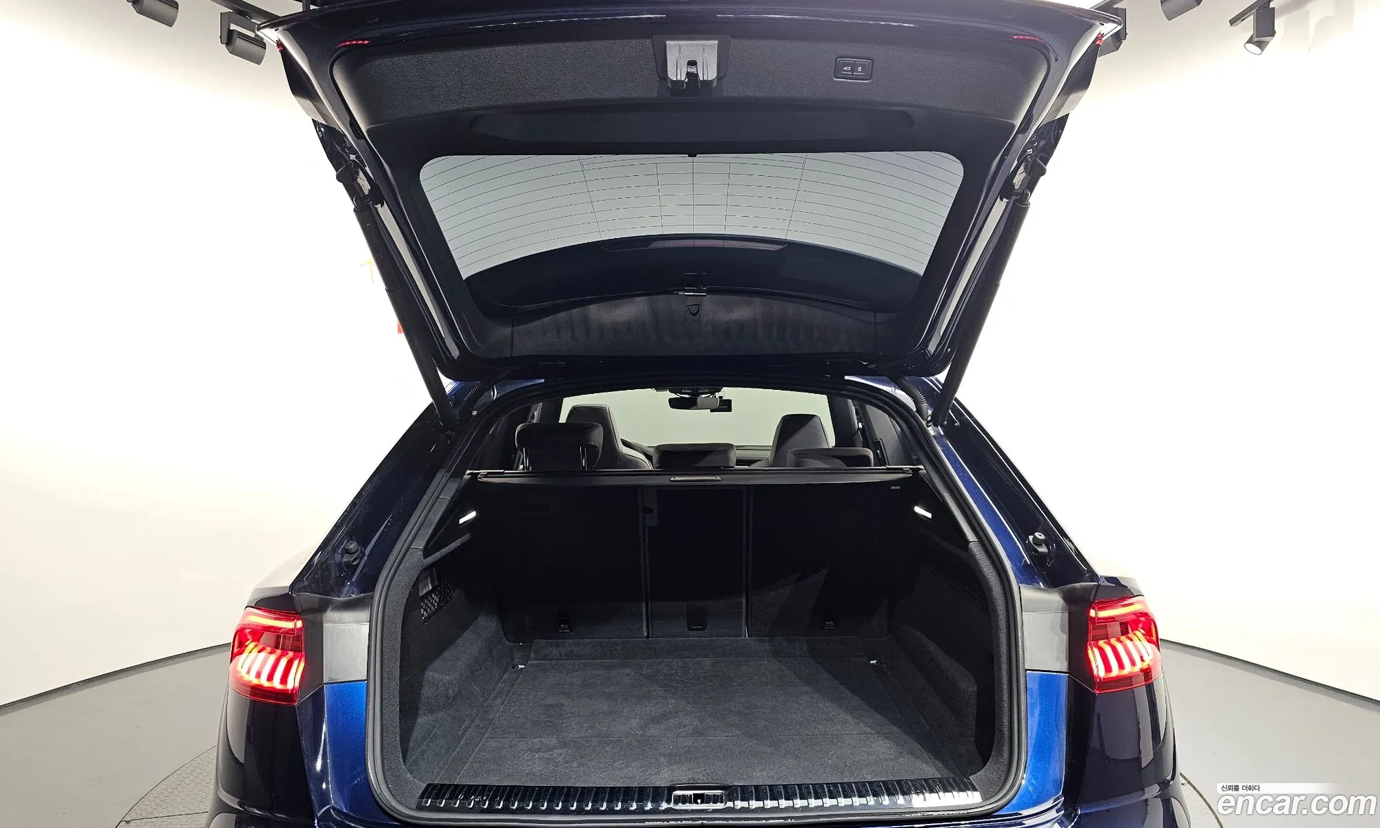 Audi Q8 2021 WAUZZZF11MD000781 — 3