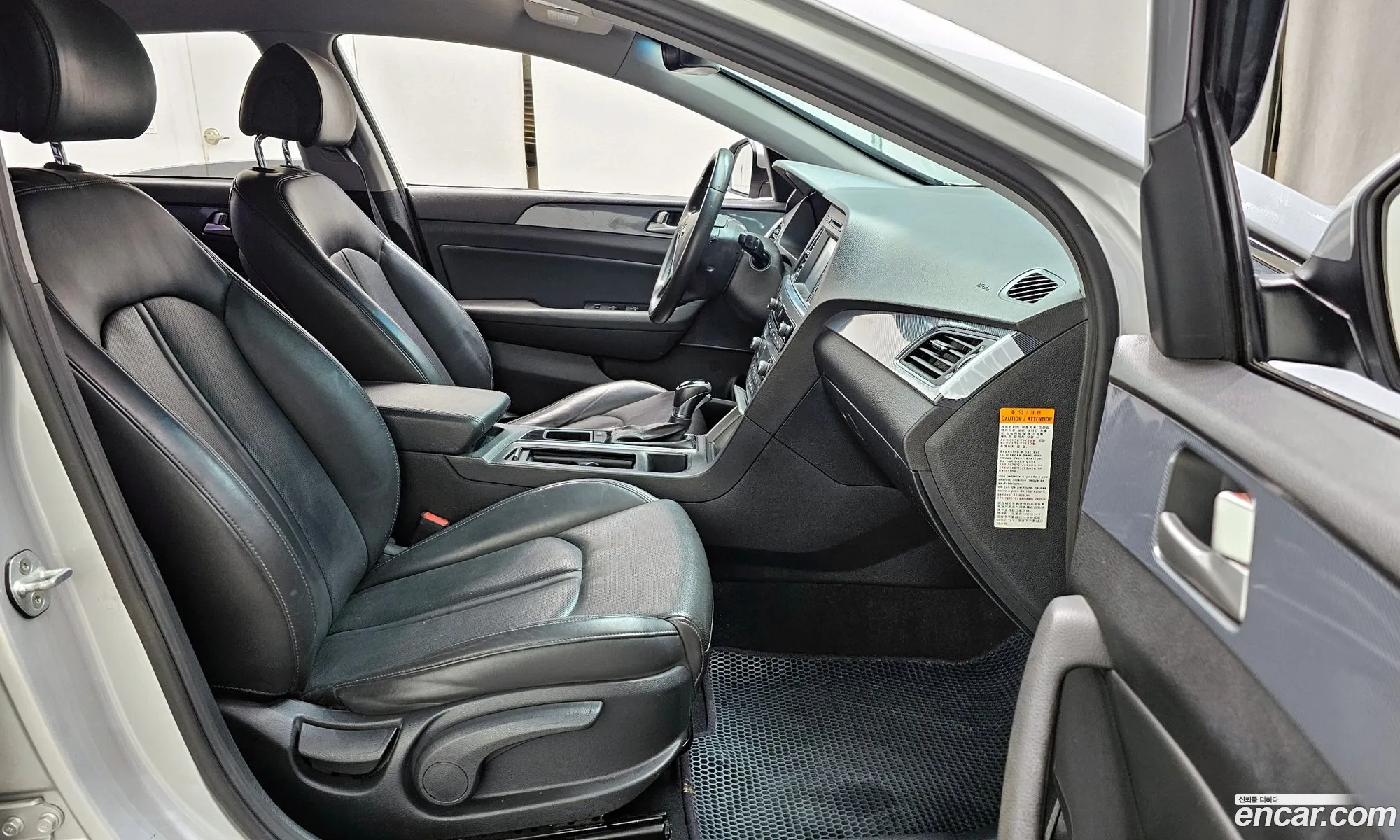 Hyundai LF Sonata Hybrid 2015 — 5