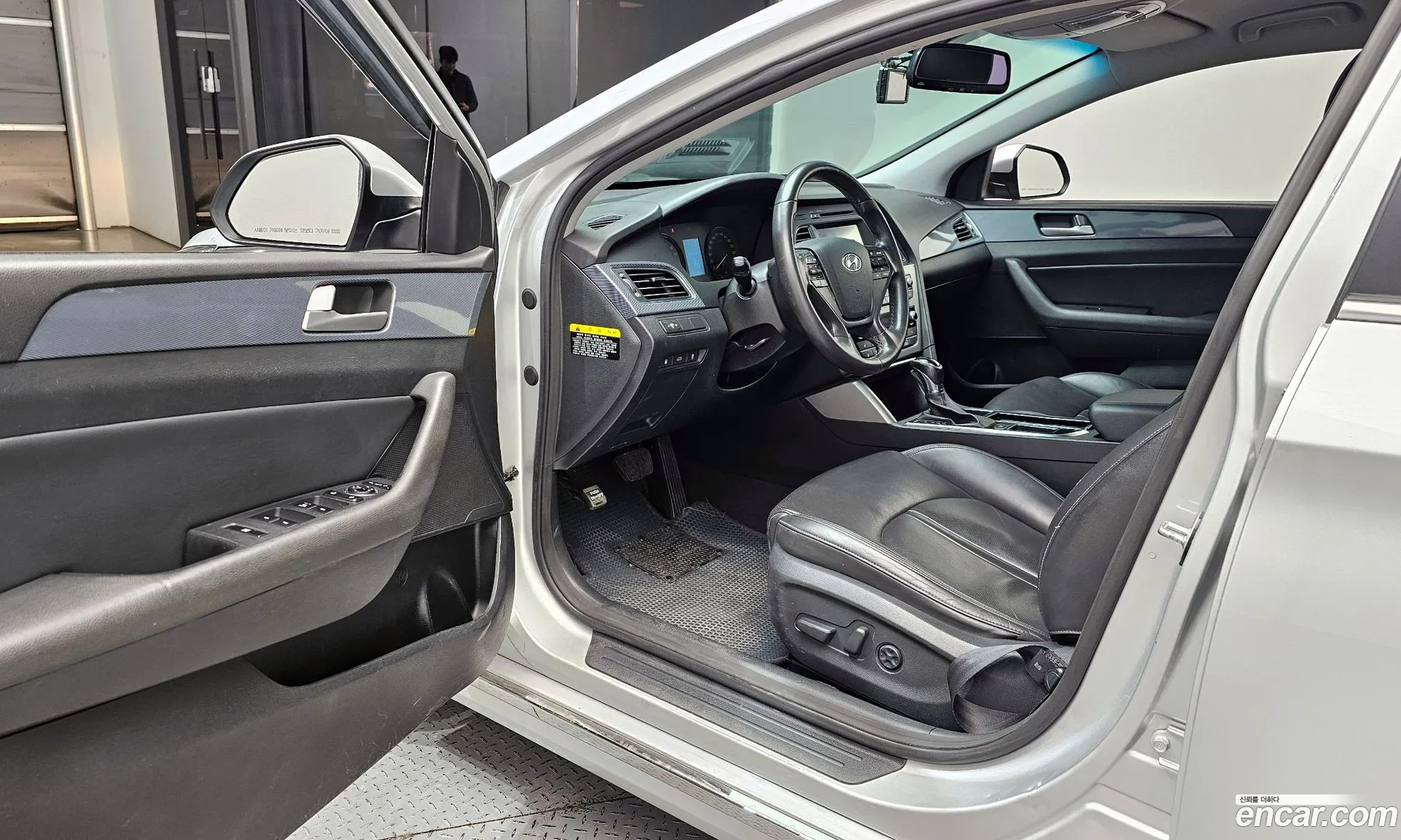 Hyundai LF Sonata Hybrid 2015 — 16