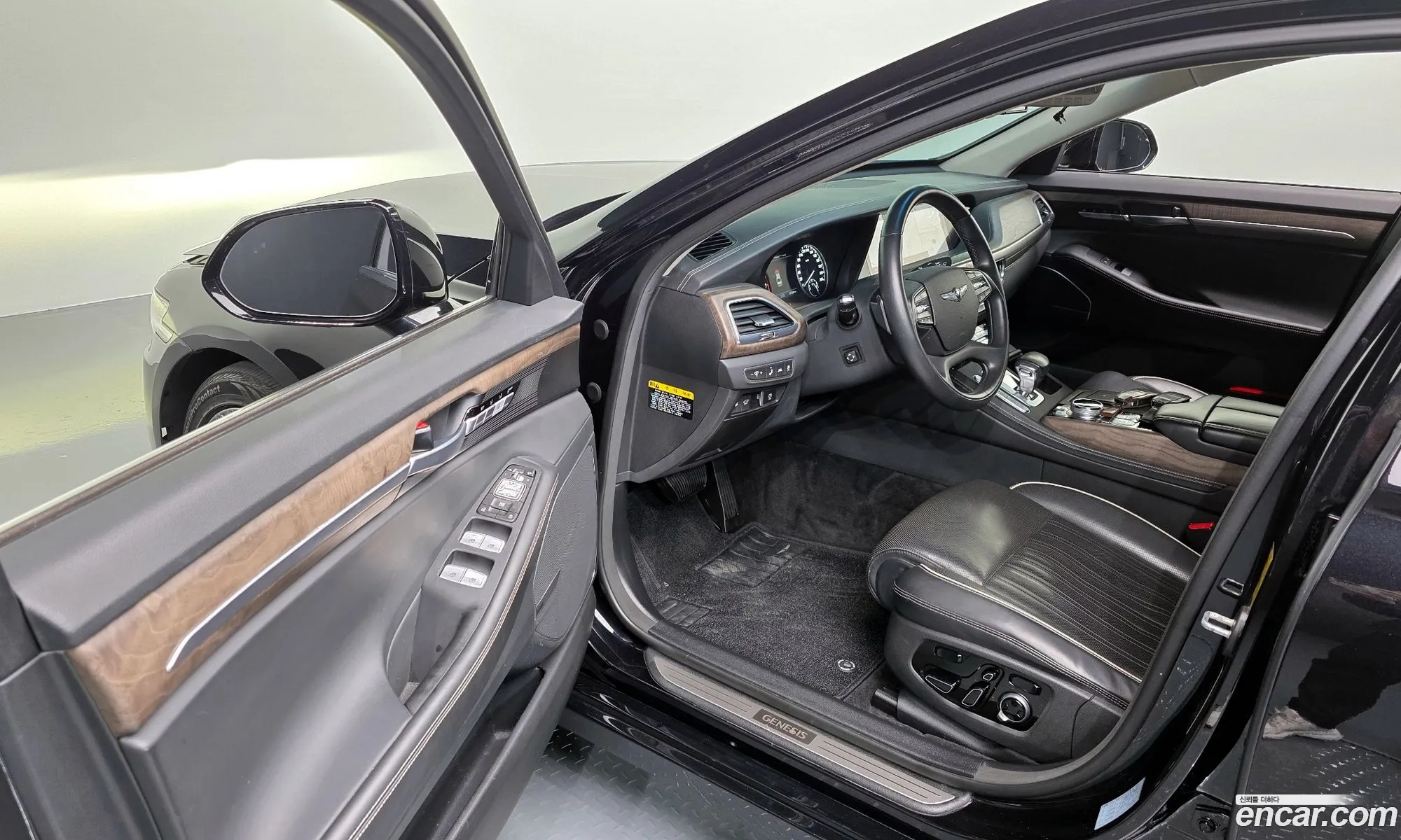 Genesis G90 2019 — 13